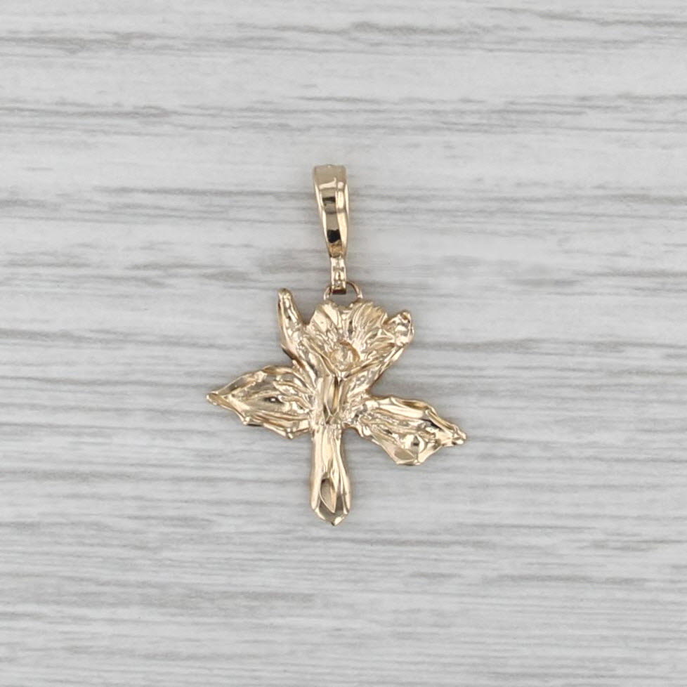 Detailed Blooming Flower Pendant 14k Yellow Gold