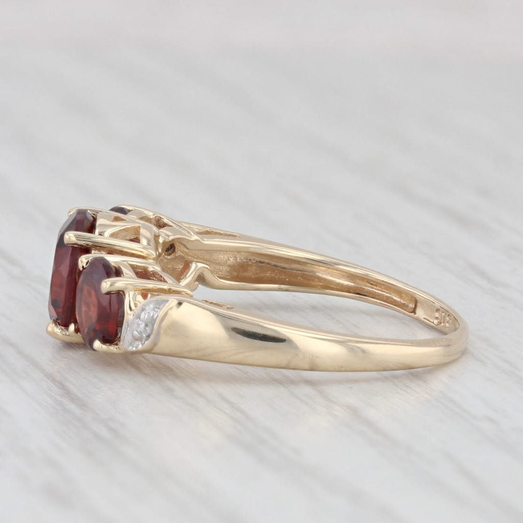 Light Gray 2.40ctw Garnet Ring 10k Yellow Gold Size 6.25 Round 3-Stone