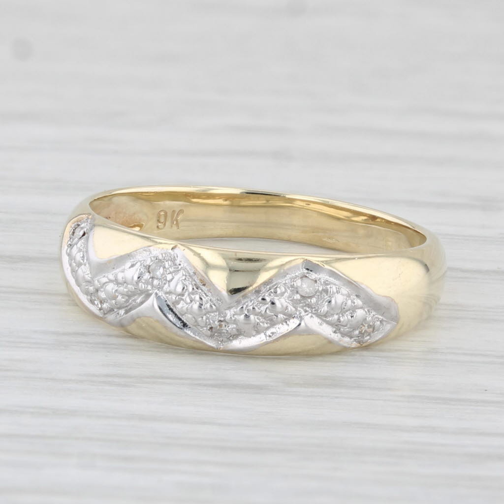 Light Gray Diamond Accented Zig Zag Ring 9k Yellow Gold Size 6.75-7 Band