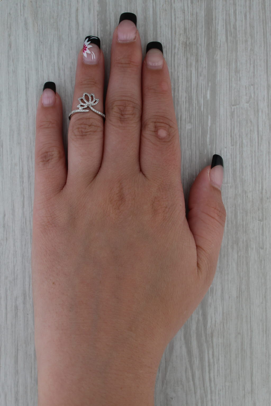 0.16ctw Diamond Flower Bypass Ring 10k White Gold Size 4.75