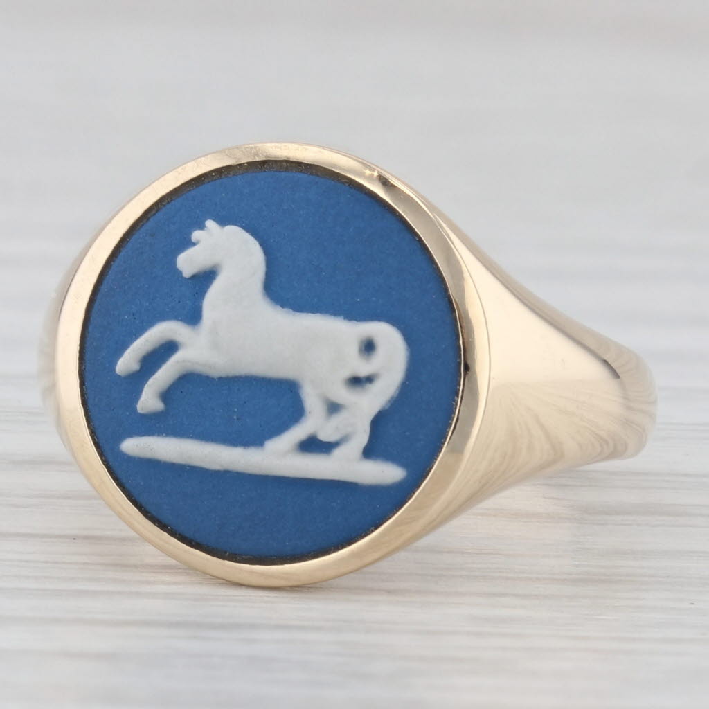 Light Gray Liberty of London Wedgewood Horse Cameo Ring 9k Yellow Gold Size 7.5 w/ Box