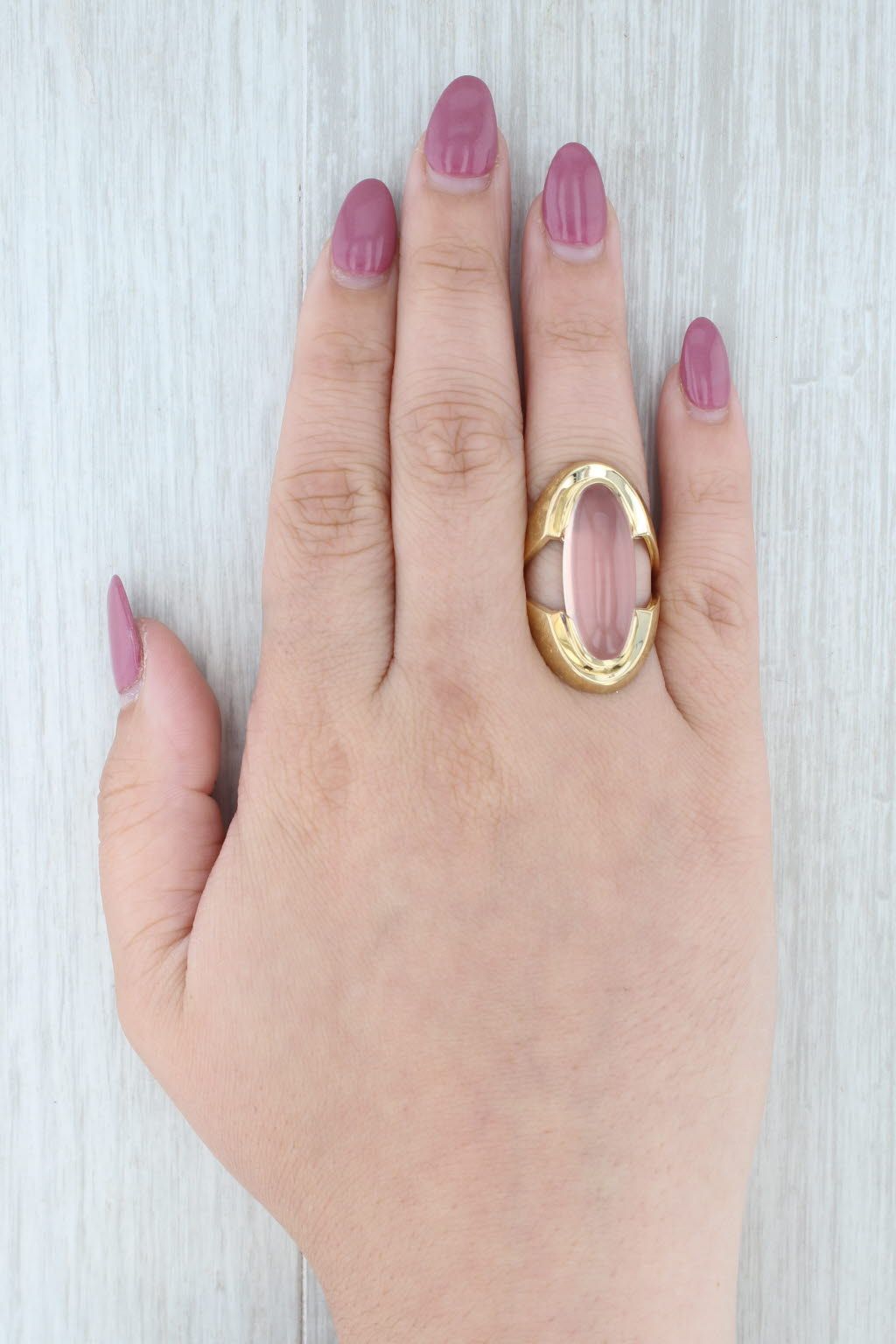 Light Gray Vintage Pink Rose Quartz Oval Cabochon Ring 18k Yellow Gold Size 6.75