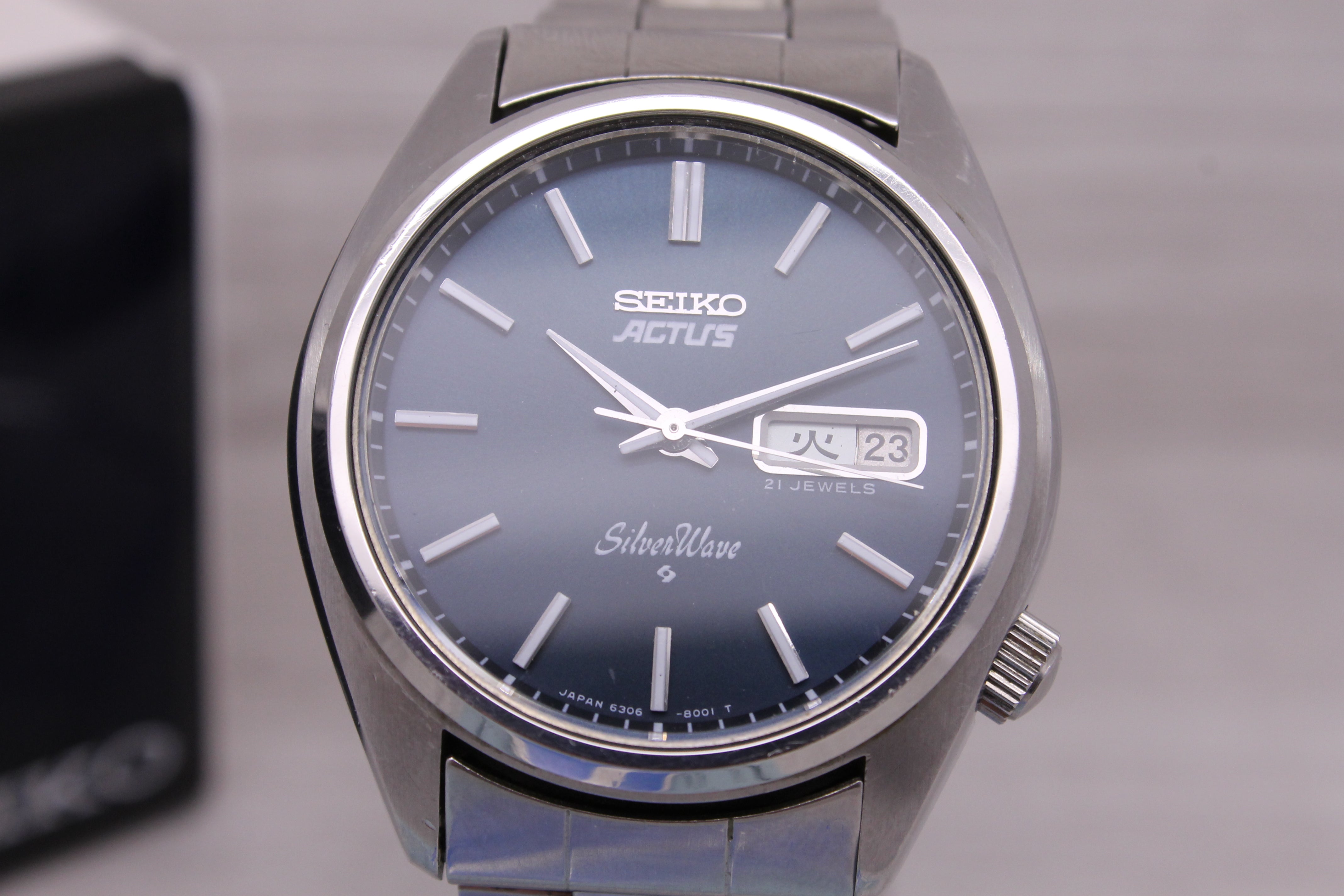 Light Slate Gray Vintage 1977 Seiko Silverwave Mens 38mm Steel Automatic Watch w Box 6306-8000