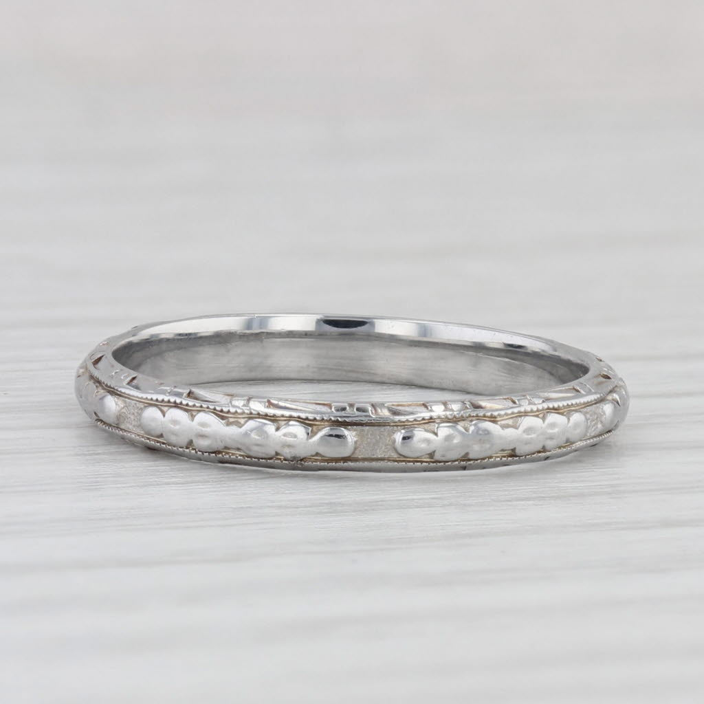 Light Gray Art Deco Floral Engraved Wedding Band 18k White Gold Size 7.75 Stackable Ring