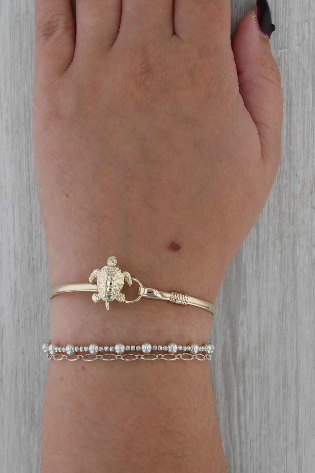 Seaturtle Bangle Bracelet 14k Yellow Gold 6.5" Hook Clasp Turtle
