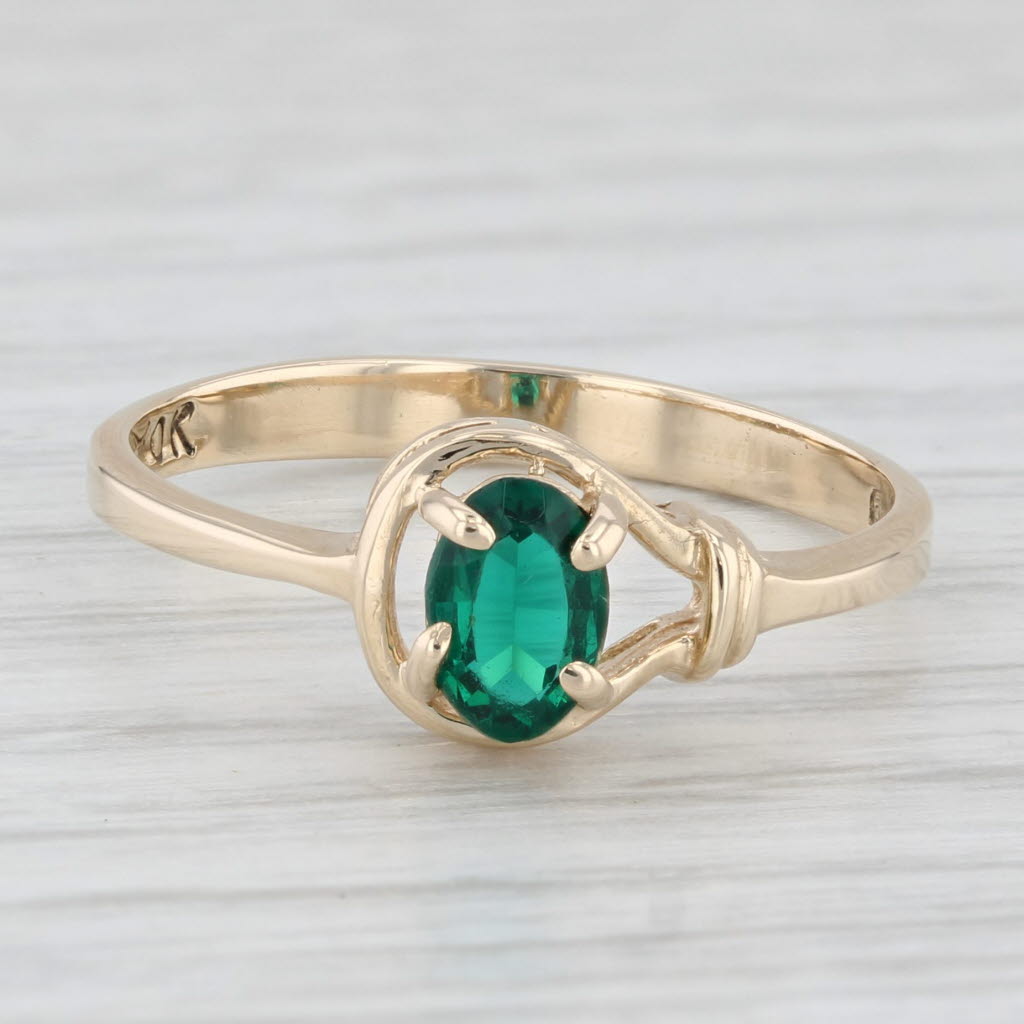 Light Gray Green Glass Oval Solitaire Ring 10k Yellow Gold Size 6.75