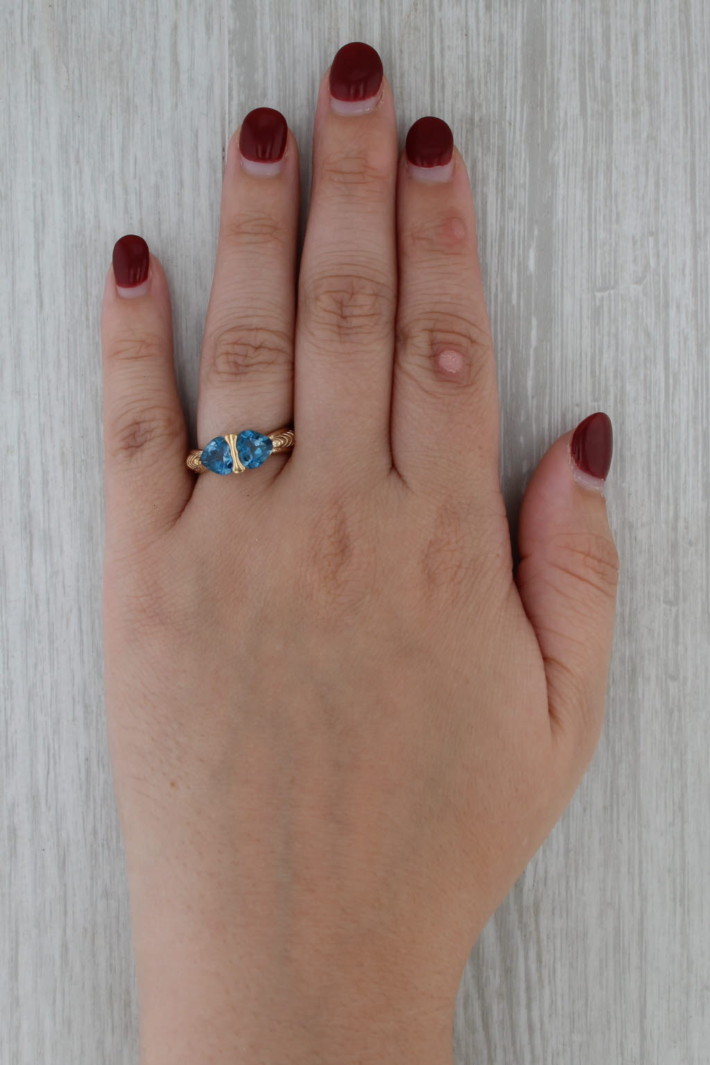 2.80ctw Blue Topaz Hearts Ring 10k Yellow Gold Size 7.25 Beveled Band