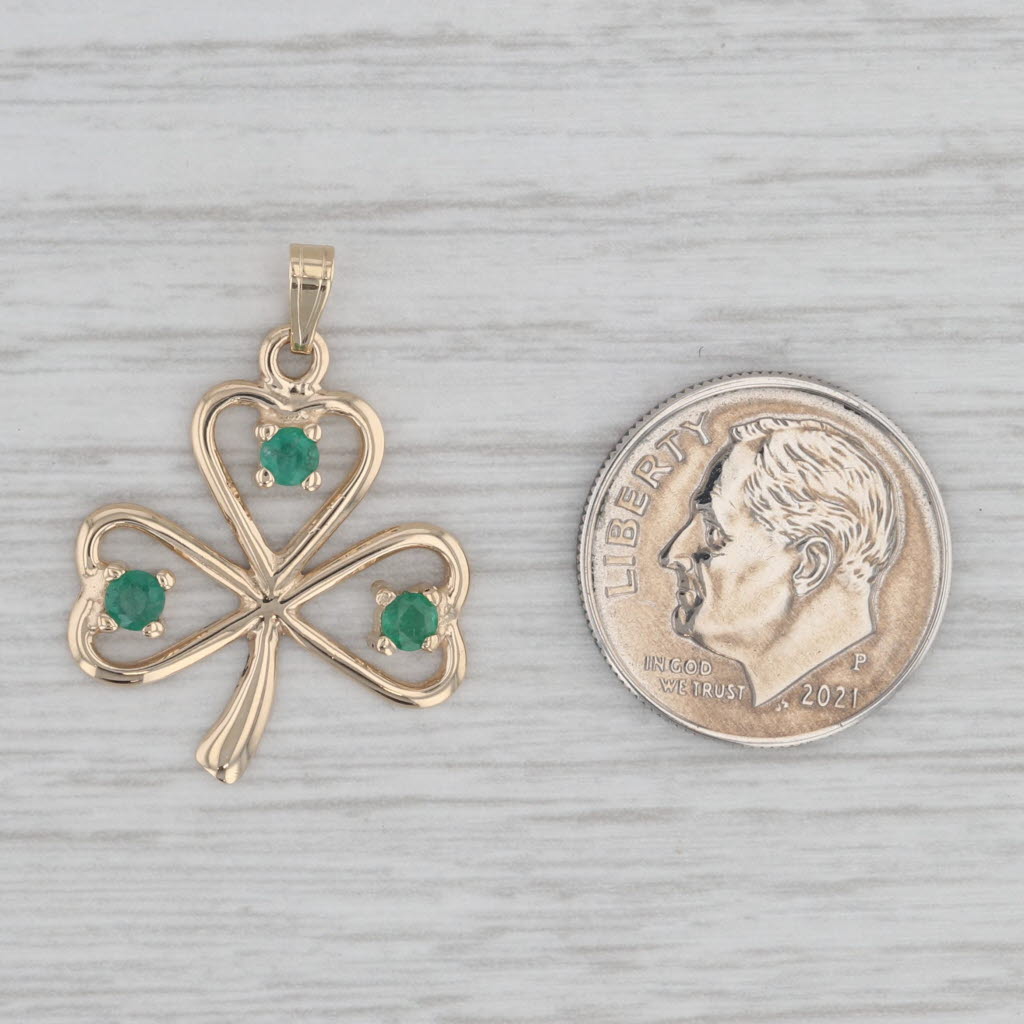 Gray 0.27ctw Emerald Shamrock Clover Pendant 14k Yellow Gold Flower Drop