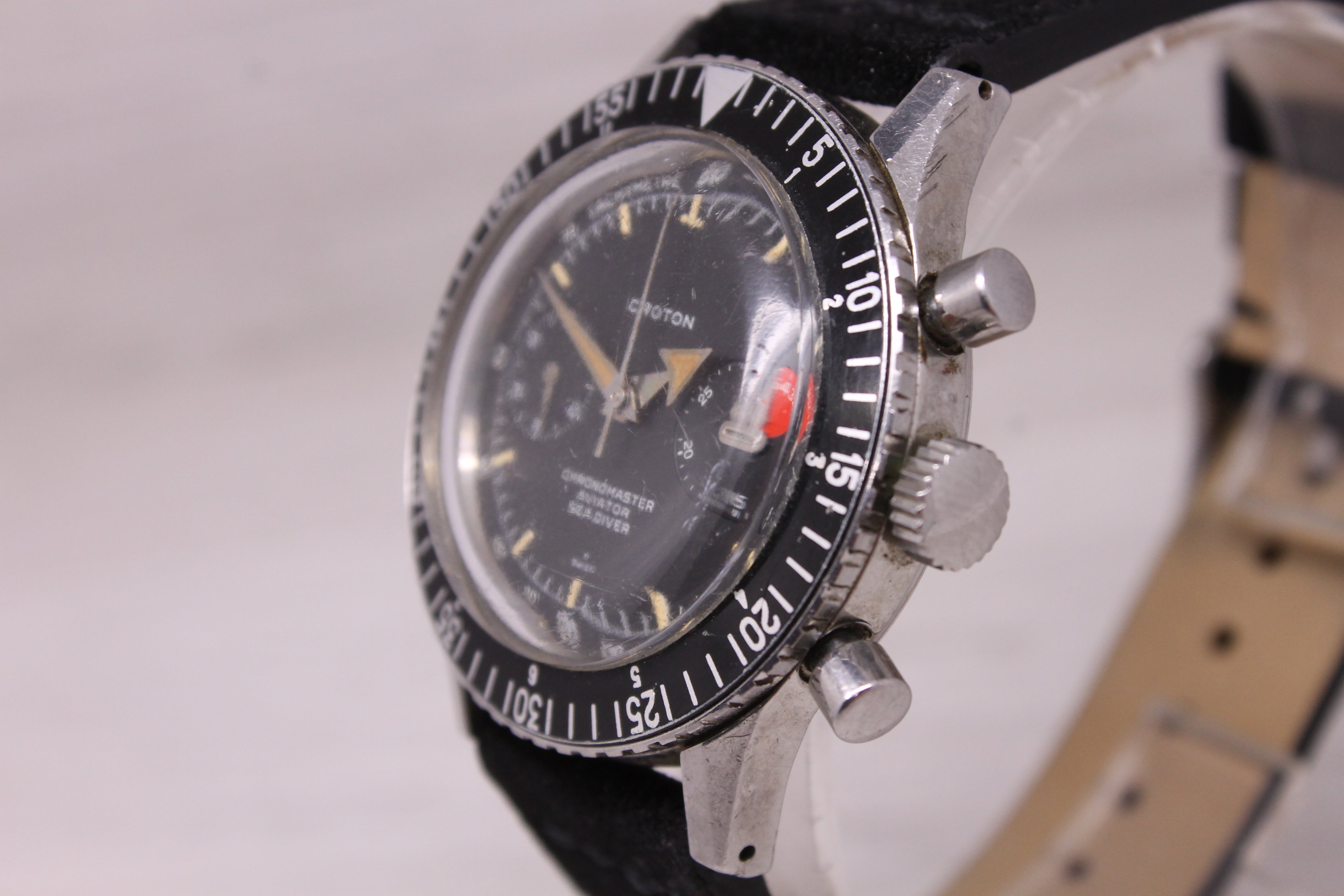 Vintage Croton Chronomaster Mens 38mm Steel Chronograph Watch Valjoux 92 Arrow