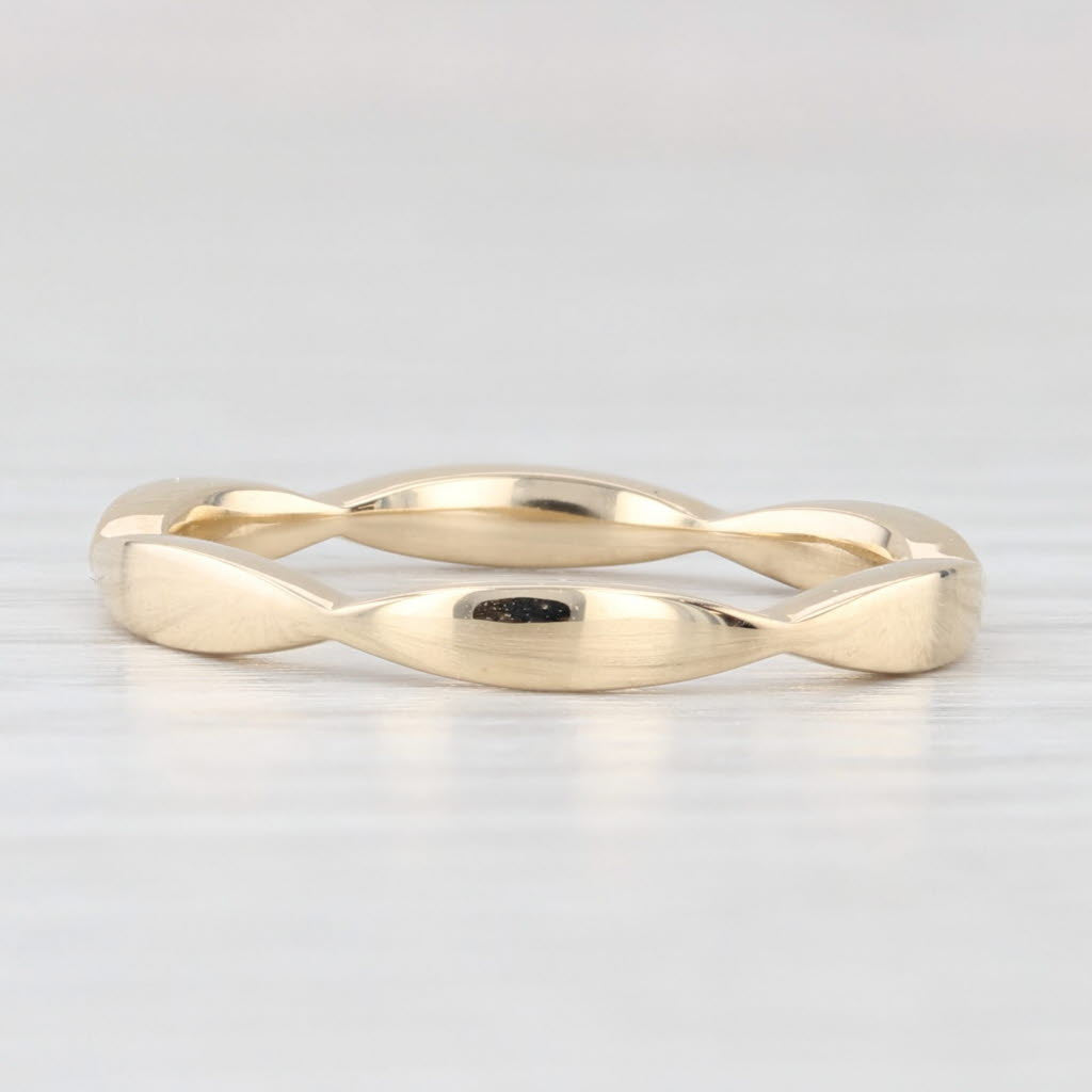 Light Gray New Scalloped Diamond Wedding Band 14k Yellow Gold Stackable Anniversary Ring