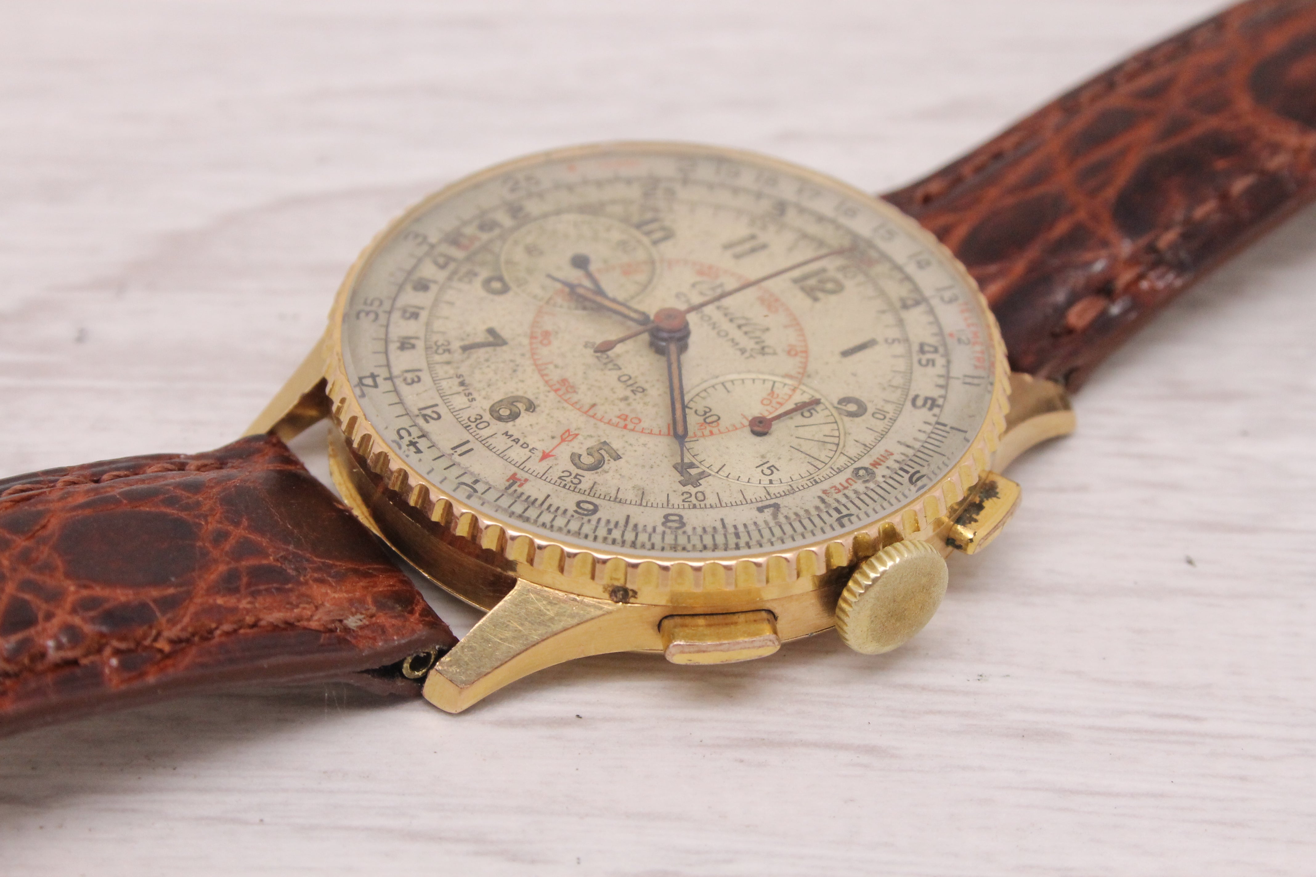 Light Gray Vintage c.1945 Breitling Chronomat 18k Pink Gold Mens Chronograph Watch ref.769