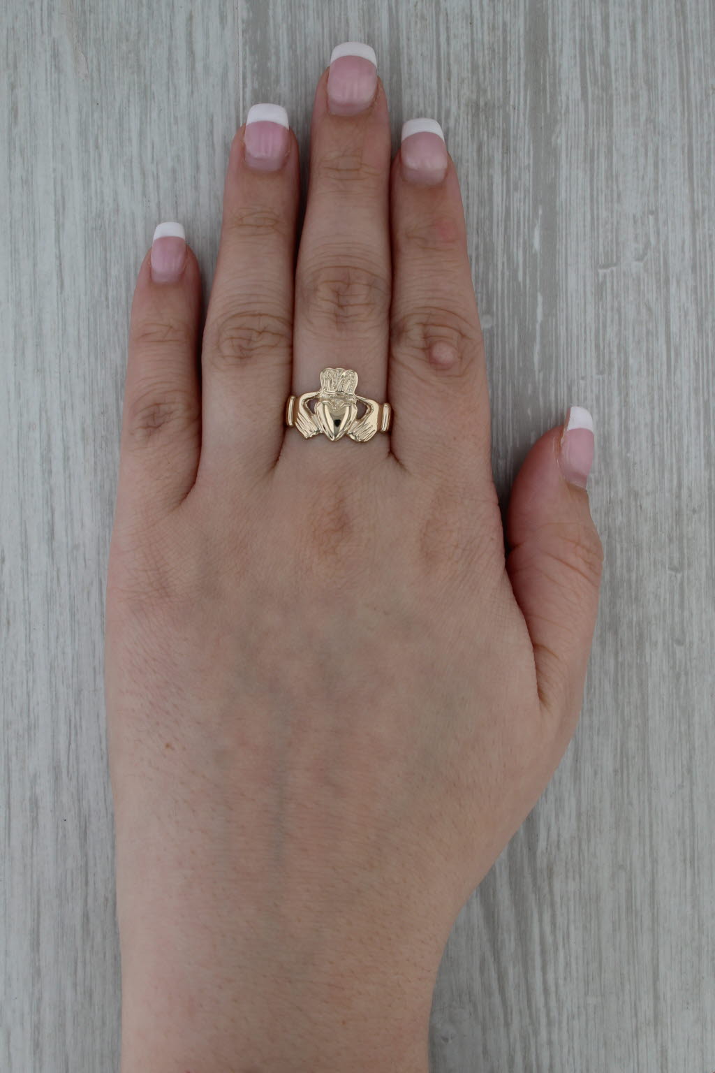 Irish Claddagh Ring 14k Yellow Gold Size 10 Crowned Heart in Hands