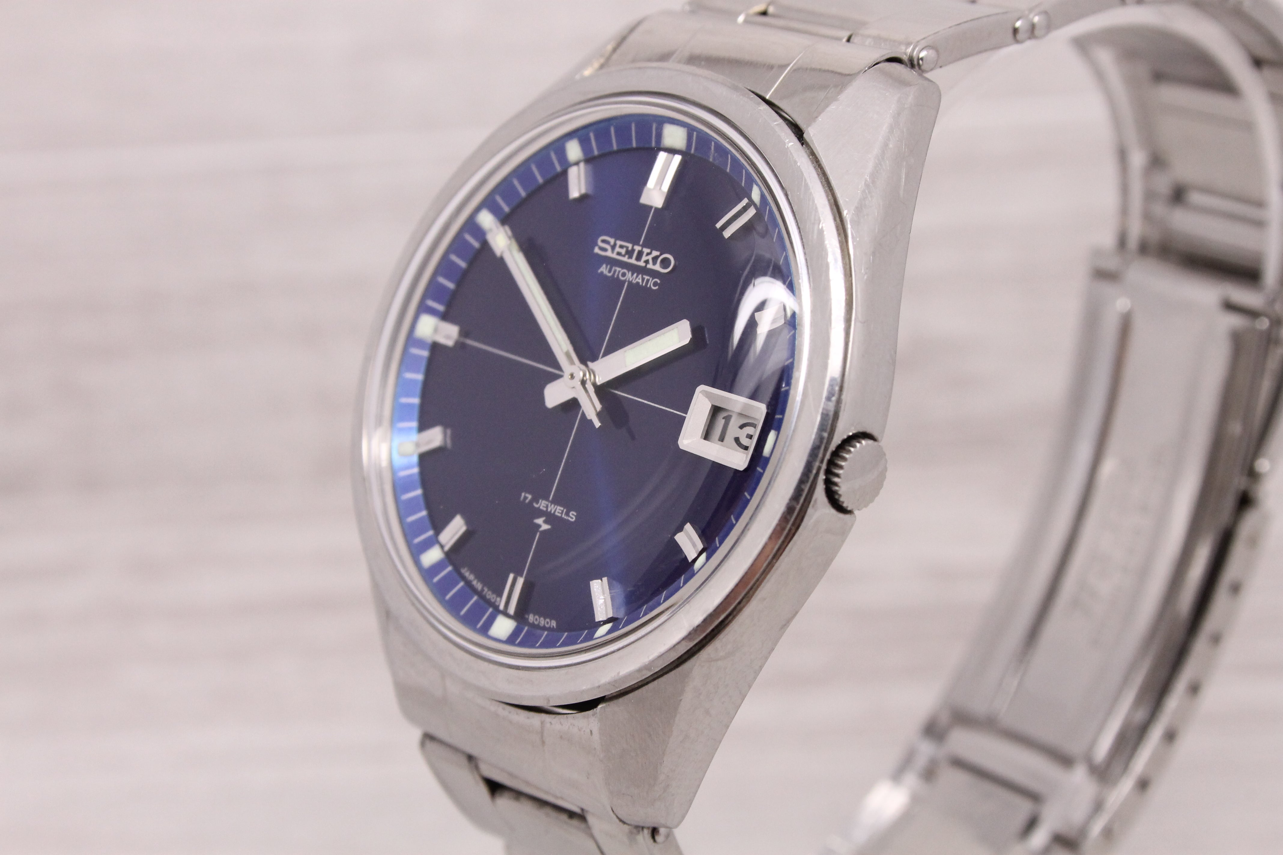 Gray Vintage 1971 Seiko Automatic 38mm Men Steel Watch Blue Crosshair Dial 7005-8062