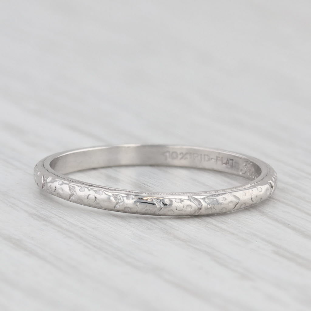 Light Gray Art Deco Floral Engraved Wedding Band Platinum Size 7 Stackable Ring