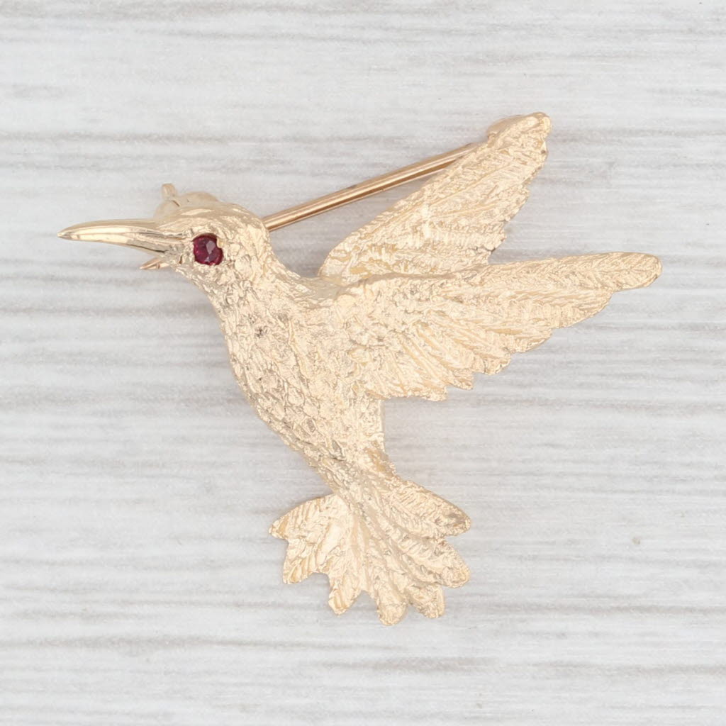 Light Gray Ruby Hummingbird Pin 14k Yellow Gold Brooch