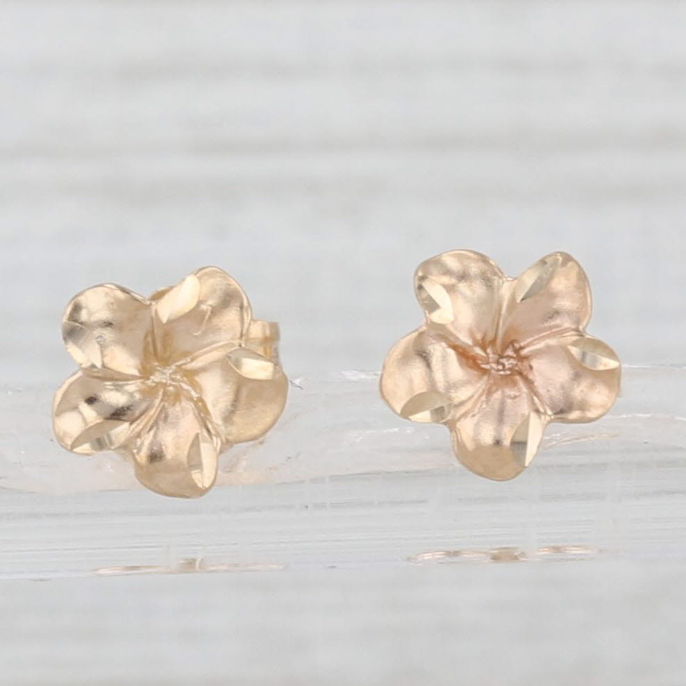 Light Gray Small Flower Stud Earrings 14k Yellow Gold