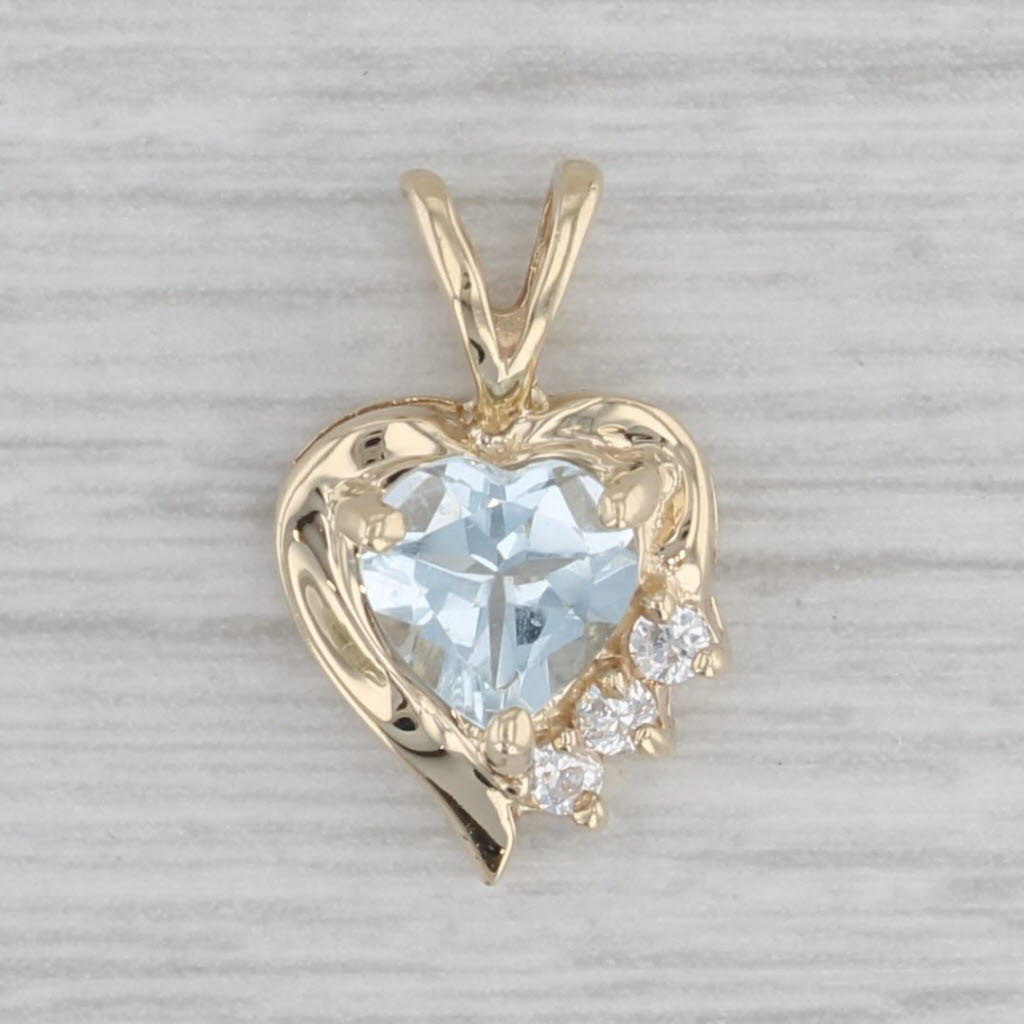 Gray 0.65ctw Aquamarine Cubic Zirconia Heart Pendant 10k Yellow Gold