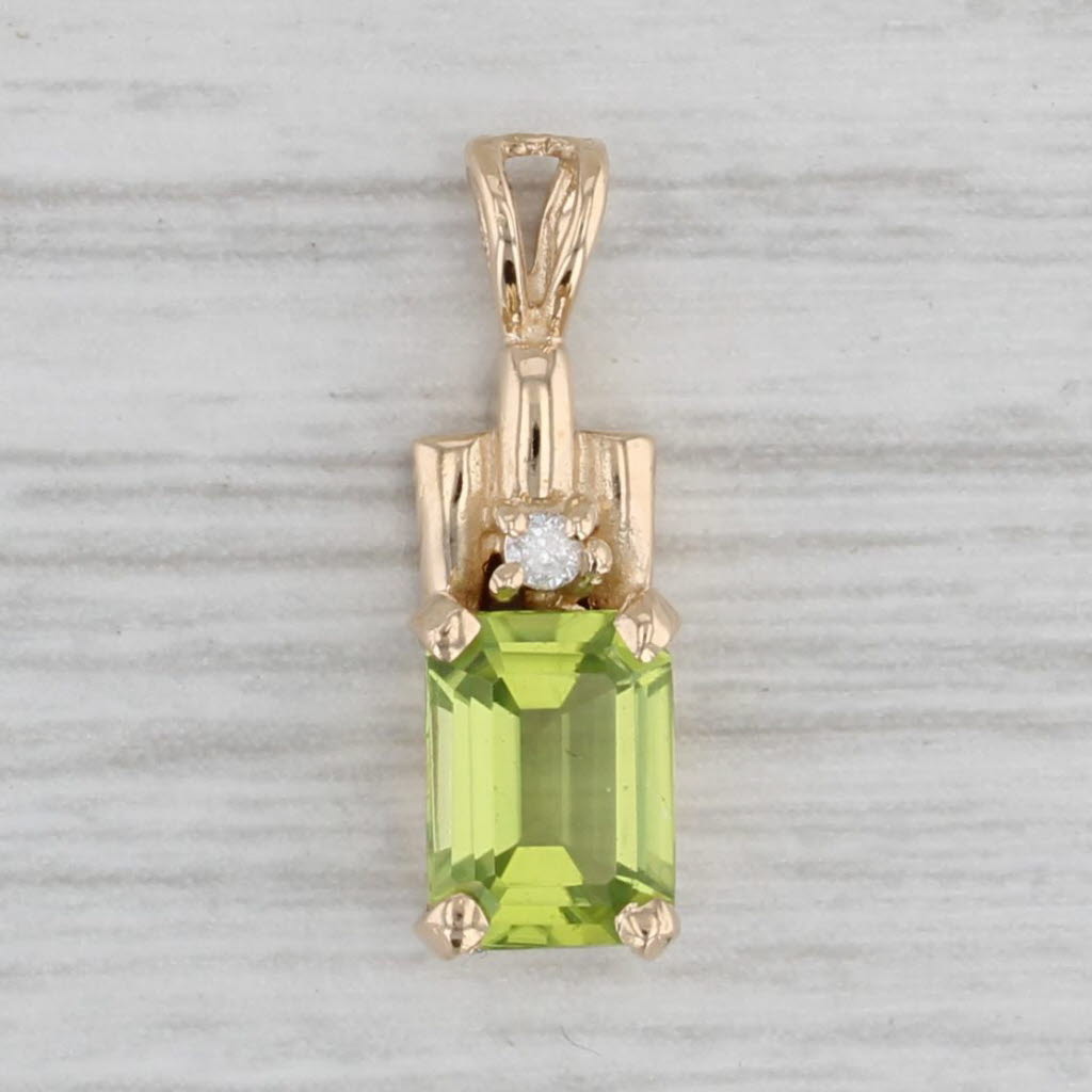 Gray 1.04ct Emerald Cut Peridot Diamond Pendant 14k Yellow Gold