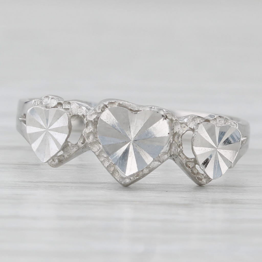 Light Gray Shimmering Rayed Hearts Ring 14k White Gold Size 6.25 Stackable