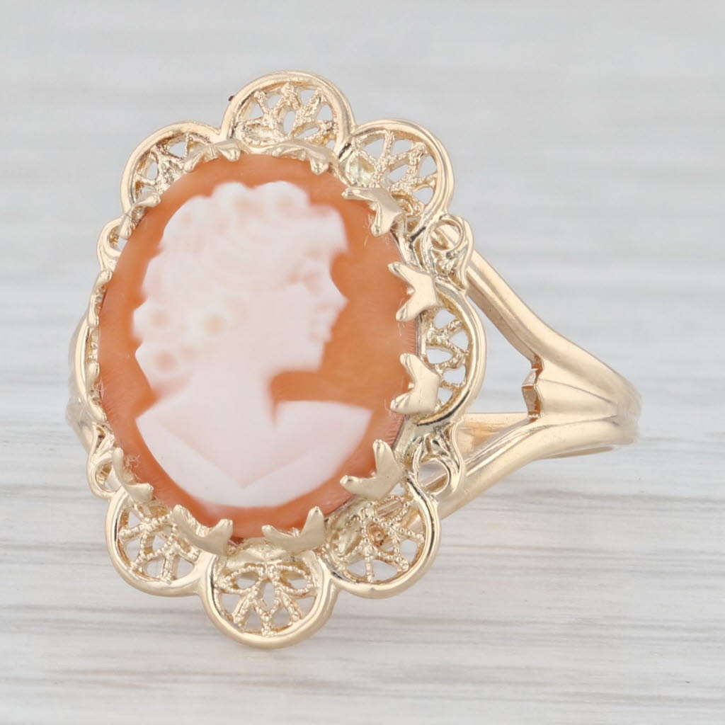 Light Gray Vintage Carved Shell Cameo Ring 10k Yellow Gold Filigree Size 7 Figural