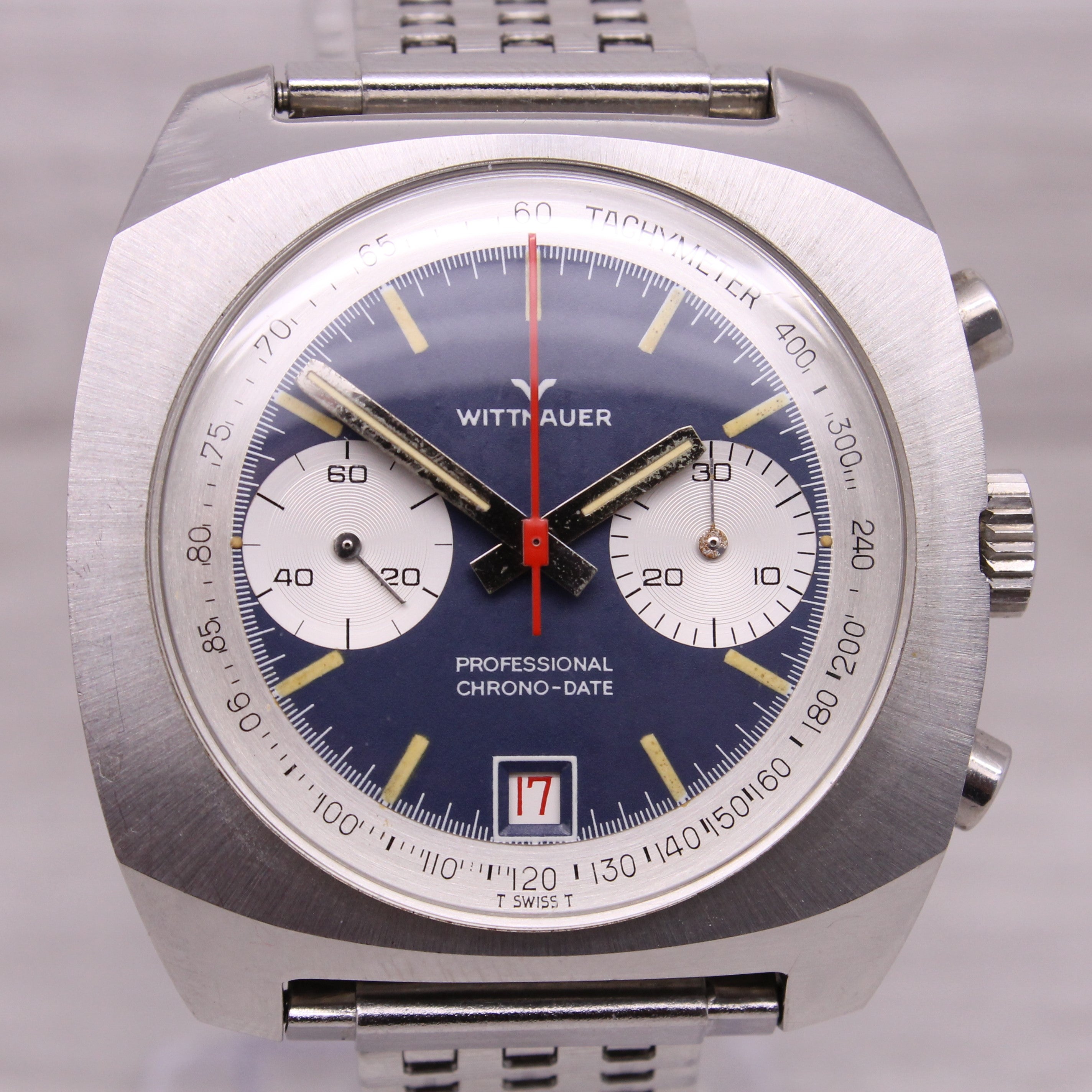 Gray Vintage Wittnauer Professional Chrono-Date Mens40mm Steel Chronograph Watch RARE