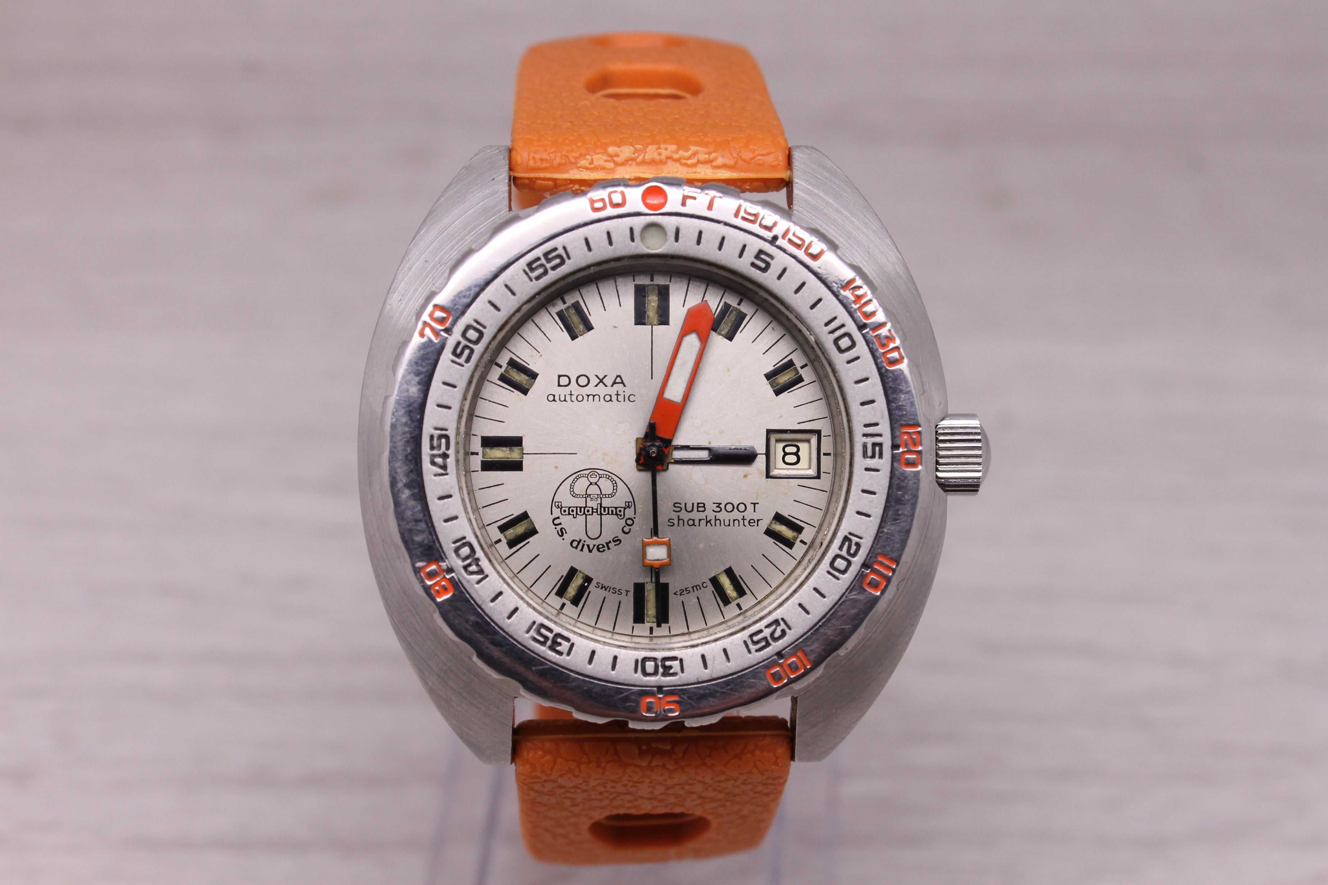 Vintage Doxa SUB300T Sharkhunter Mens 42mm Steel Divers Watch Silver Aqua Lung