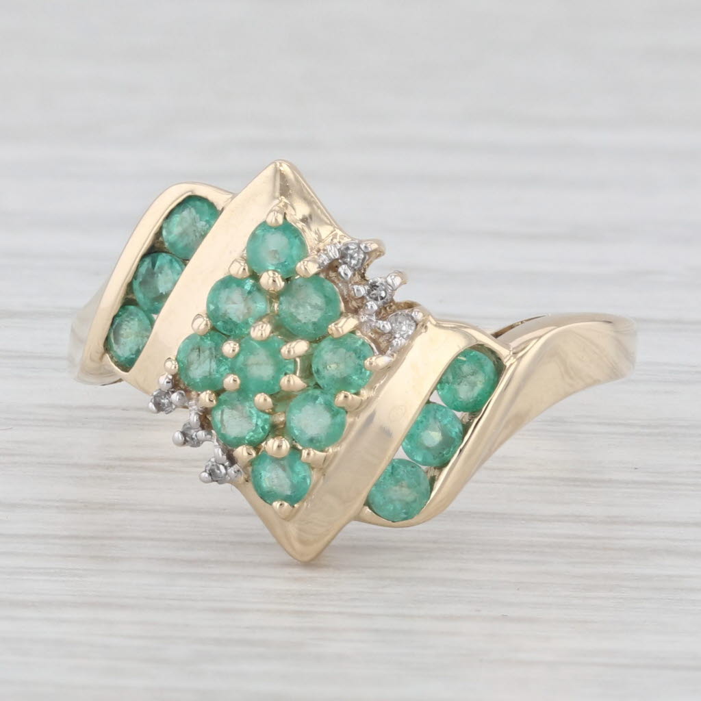 Light Gray 0.77ctw Emerald Diamond Cluster Ring 14k Yellow Gold Size 9