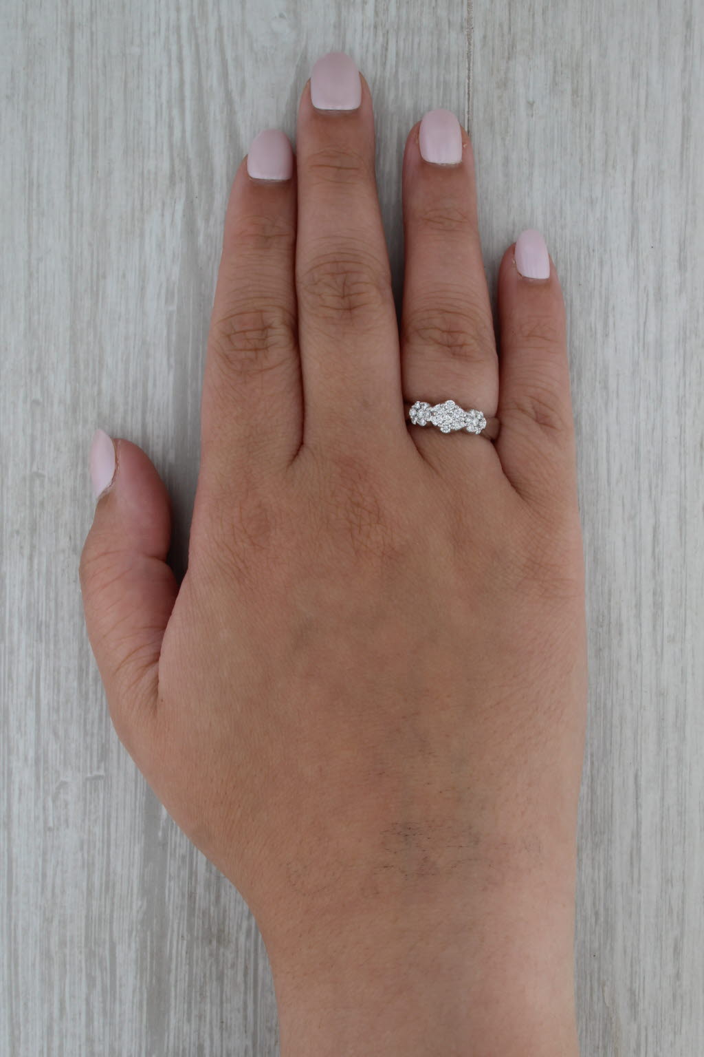 0.55ctw Diamond Cluster Ring 14k White Gold Size 7.25 Engagement