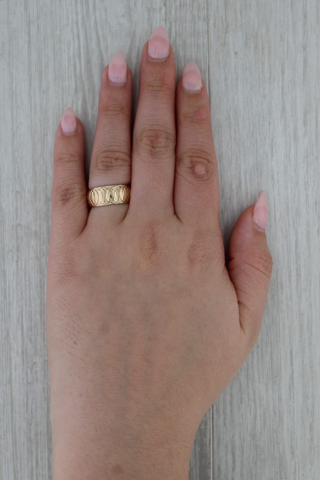 Circle Patterned Ring 14k Yellow Gold Band Size 7