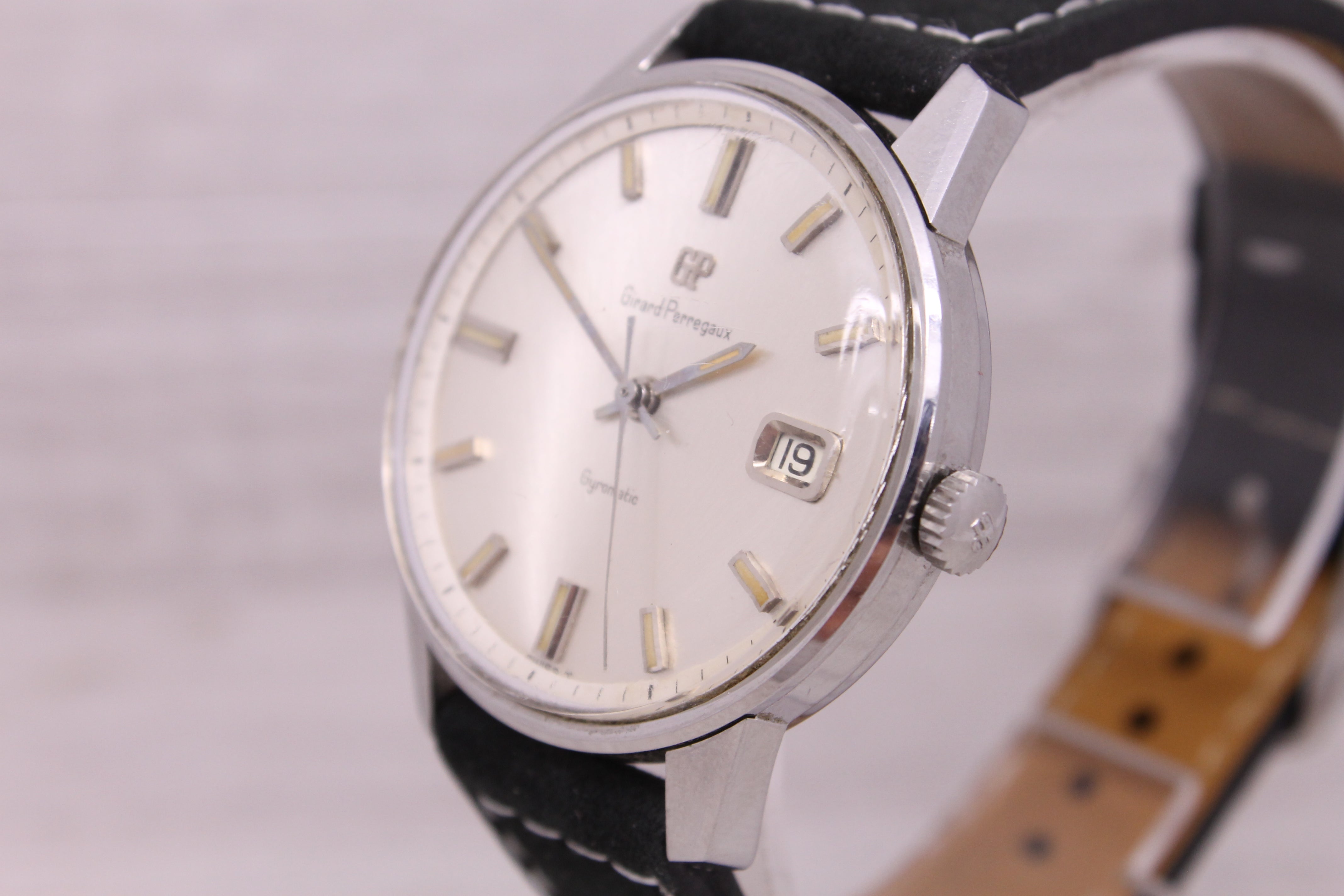 Gray Vintage 1960's Girard Perregaux Gyromatic Mens 36mm Steel Automatic Watch