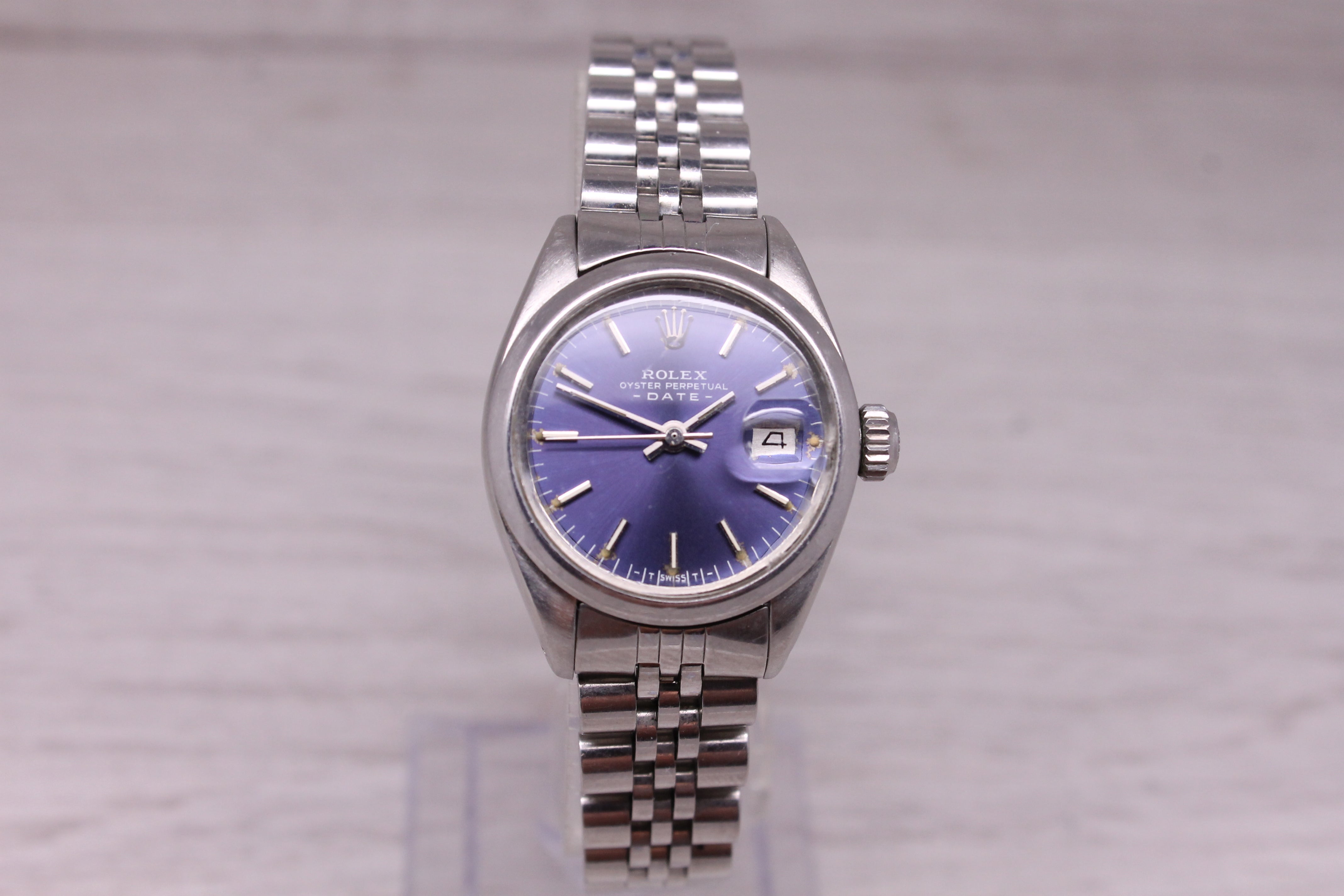 Vintage c.1978 Rolex Date Ladies 26mm Steel Watch Original Blue Dial w Box