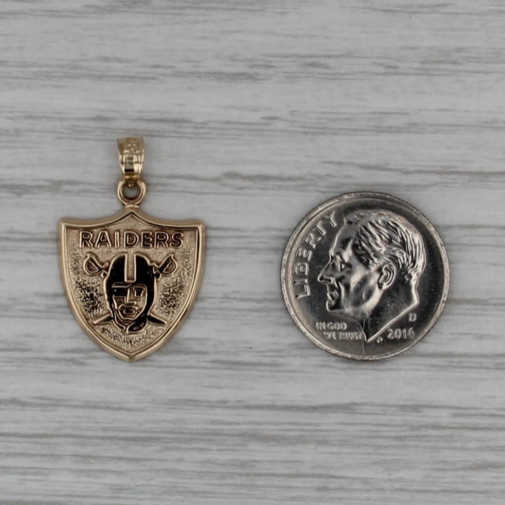 Oakland Raiders Logo 1998 Vintage NFL Pendant 10k Yellow Gold Football Souvenir
