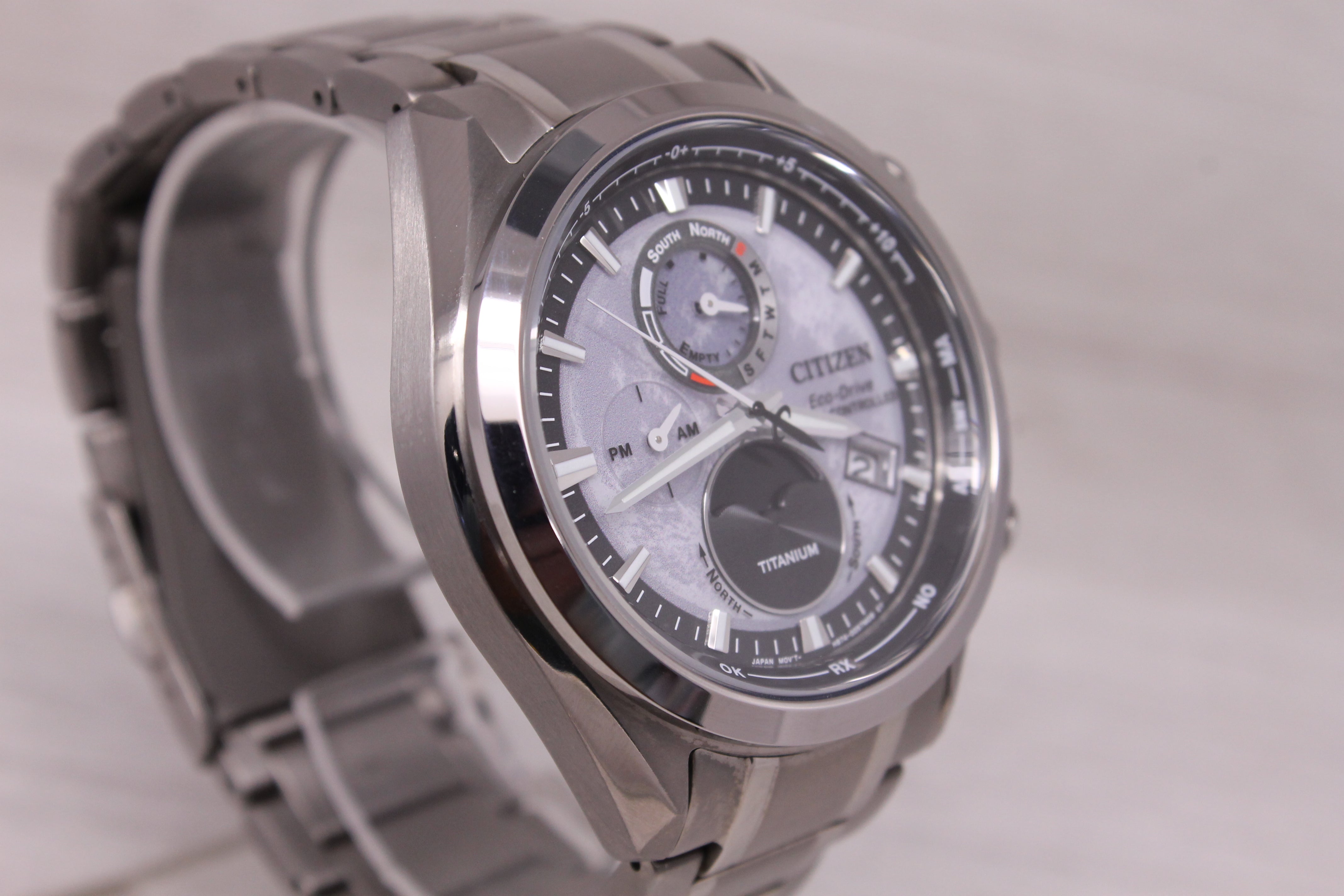 Citizen Eco-Drive Tsuki-yomi A-T Mens Watch 43mm Super Titanium Moonphase Date
