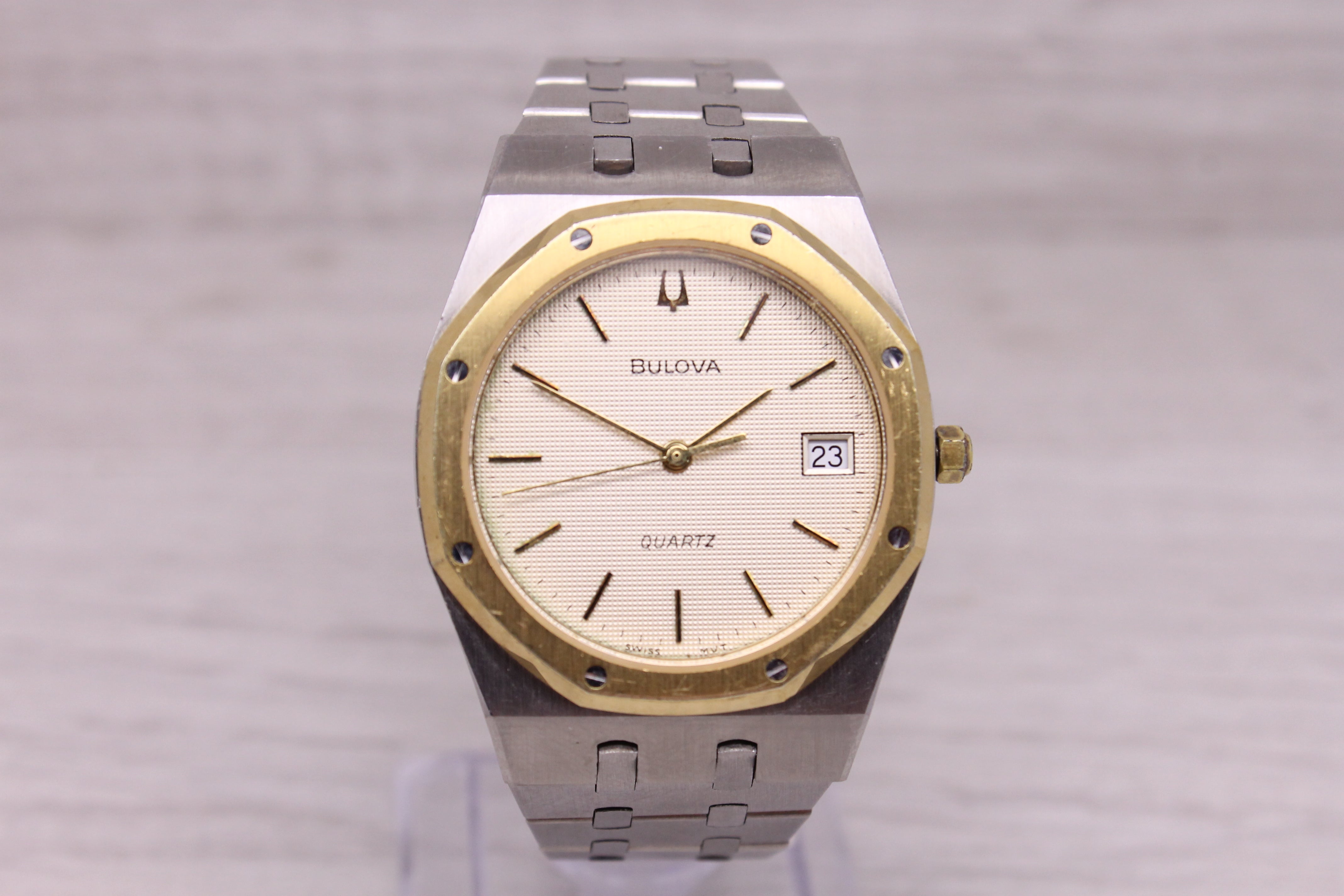 Gray Vintage Bulova Royal Oak 35mm Two Tone Mens Quartz Watch 6 1/2" Bracelet