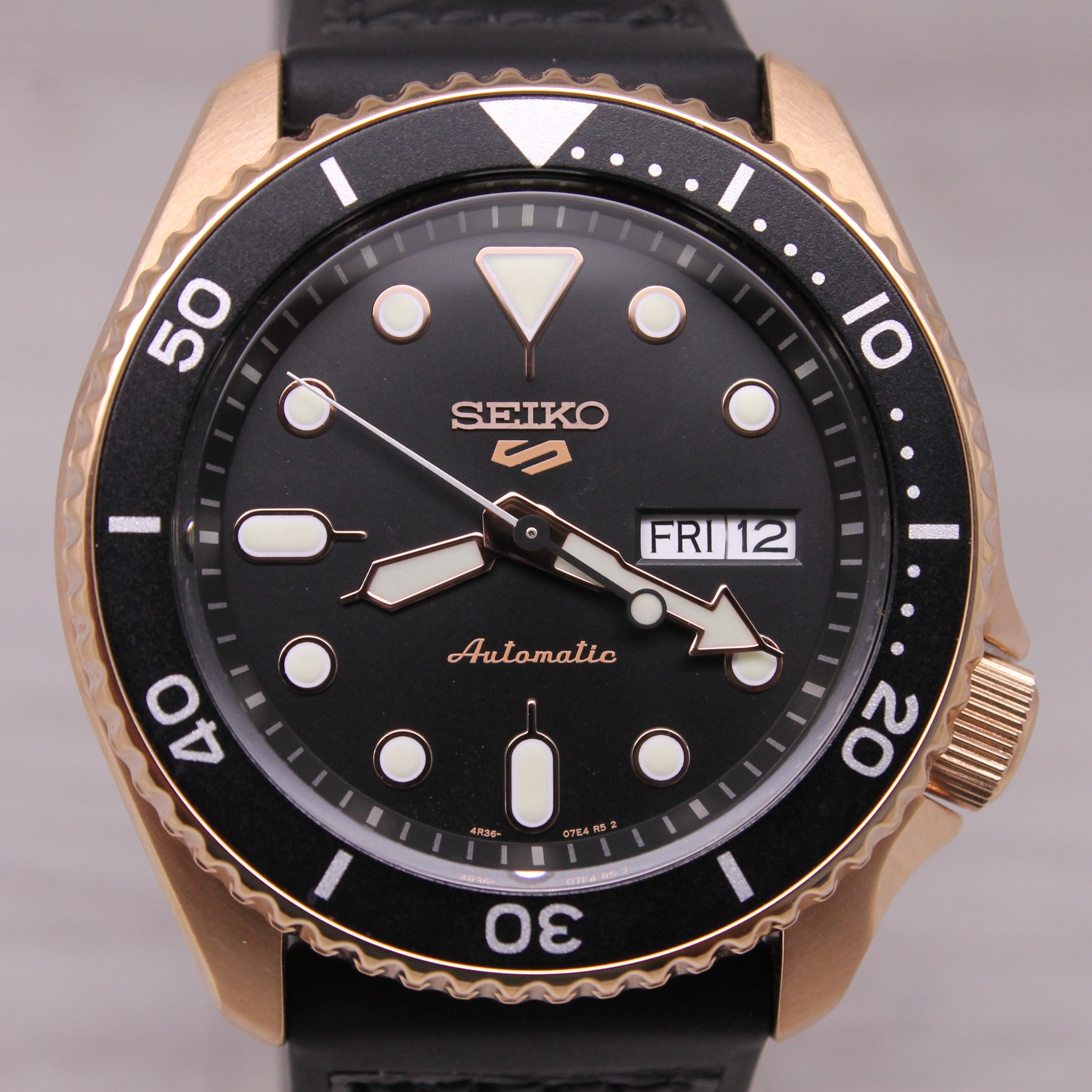 Seiko 5 Sports Mens Automatic Watch 42.5mm Steel Day Date SRDP76 Box
