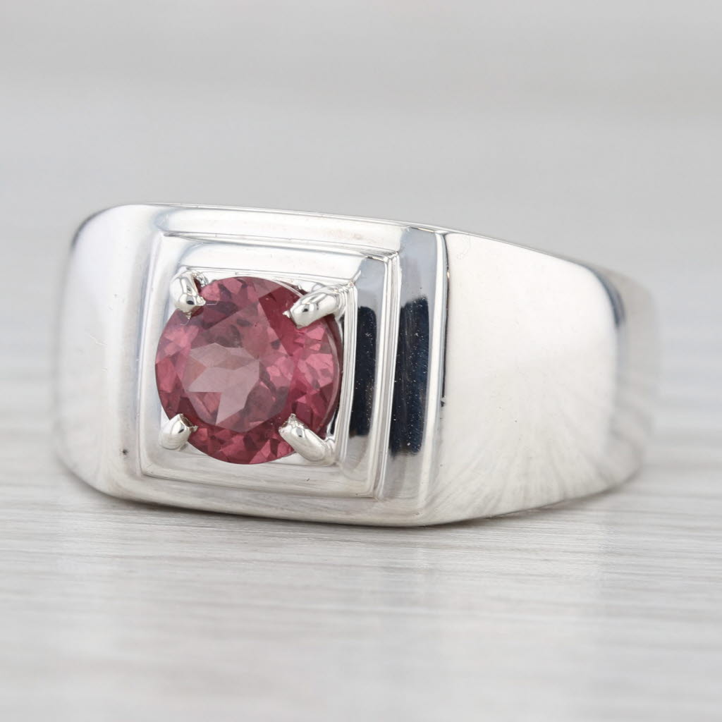 Light Gray 1.60ctw Round Garnet Solitaire Ring Sterling Silver Size 11.25