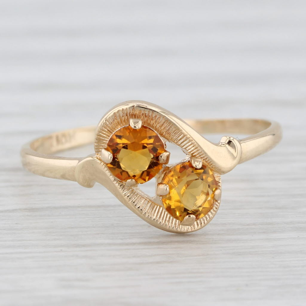 Light Gray Vintage Orange Glass Bypass Ring 10k Yellow Gold Size 6.75