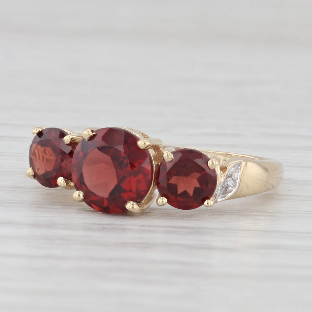 Light Gray 2.40ctw Garnet Ring 10k Yellow Gold Size 6.25 Round 3-Stone