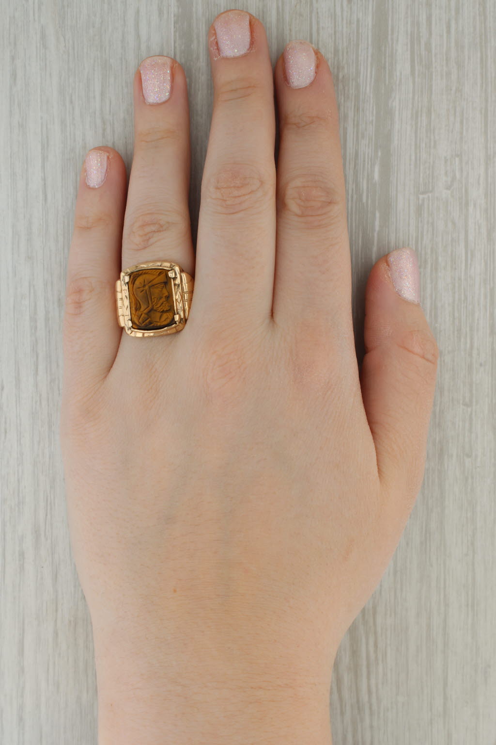 Rosy Brown Vintage Tiger's Eye Carved Cameo Ring 10k Yellow Gold Size 8.5