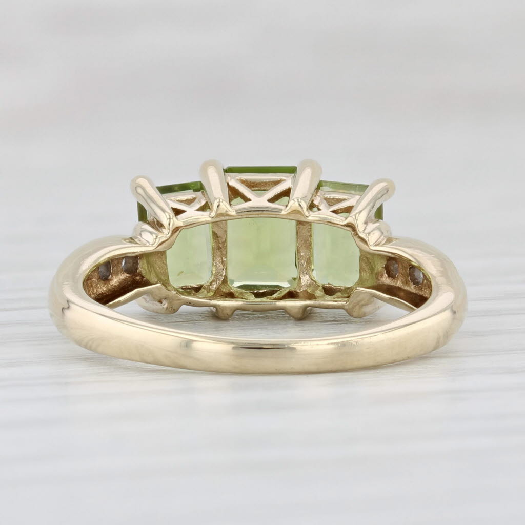 Light Gray 2.50ctw 3-Stone Green Peridot Ring 10k Yellow Gold Size 7