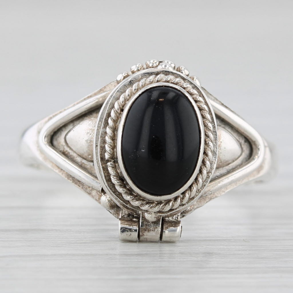 Light Gray Black Glass Cabochon Snuff Ring Sterling Silver Size 7.5 Opens