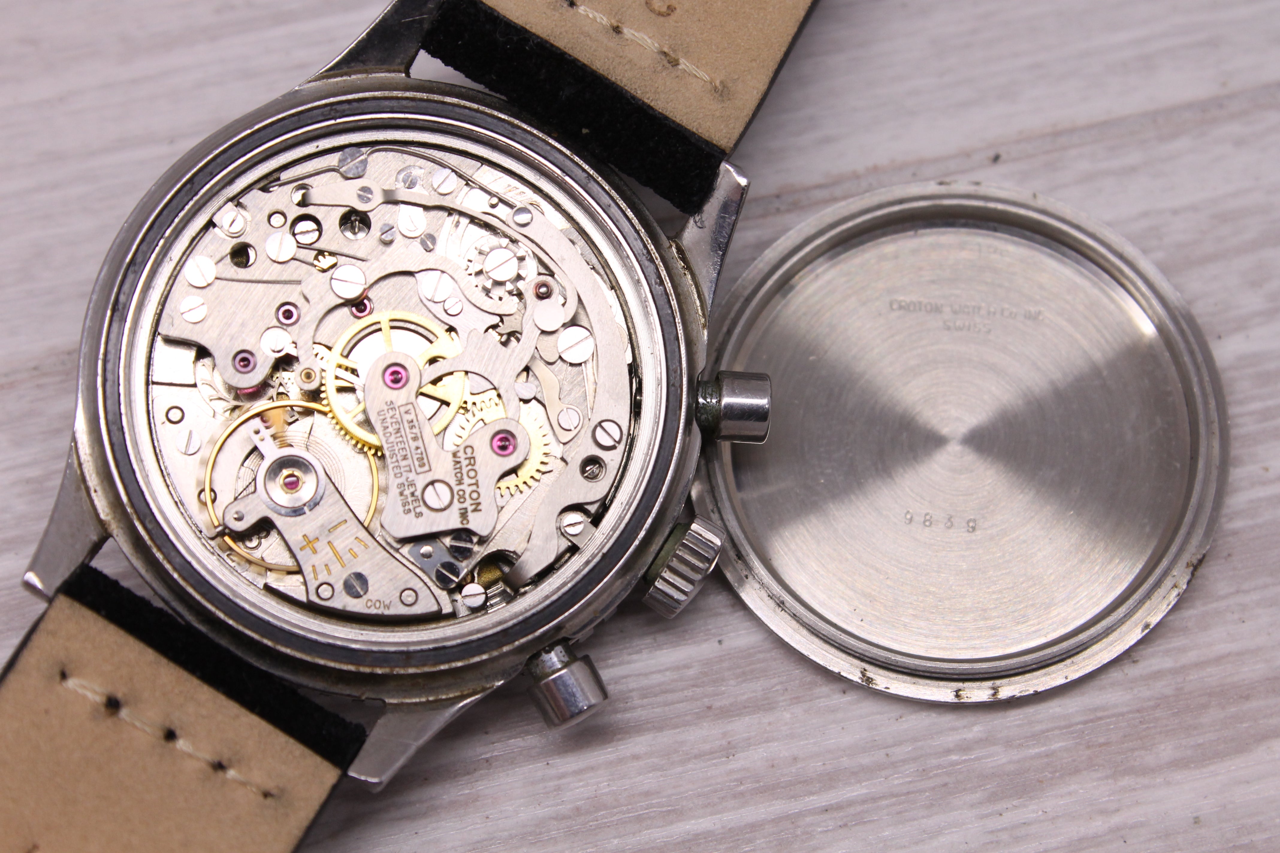 Vintage Croton Chronomaster Mens 38mm Steel Chronograph Watch Valjoux 92 Arrow