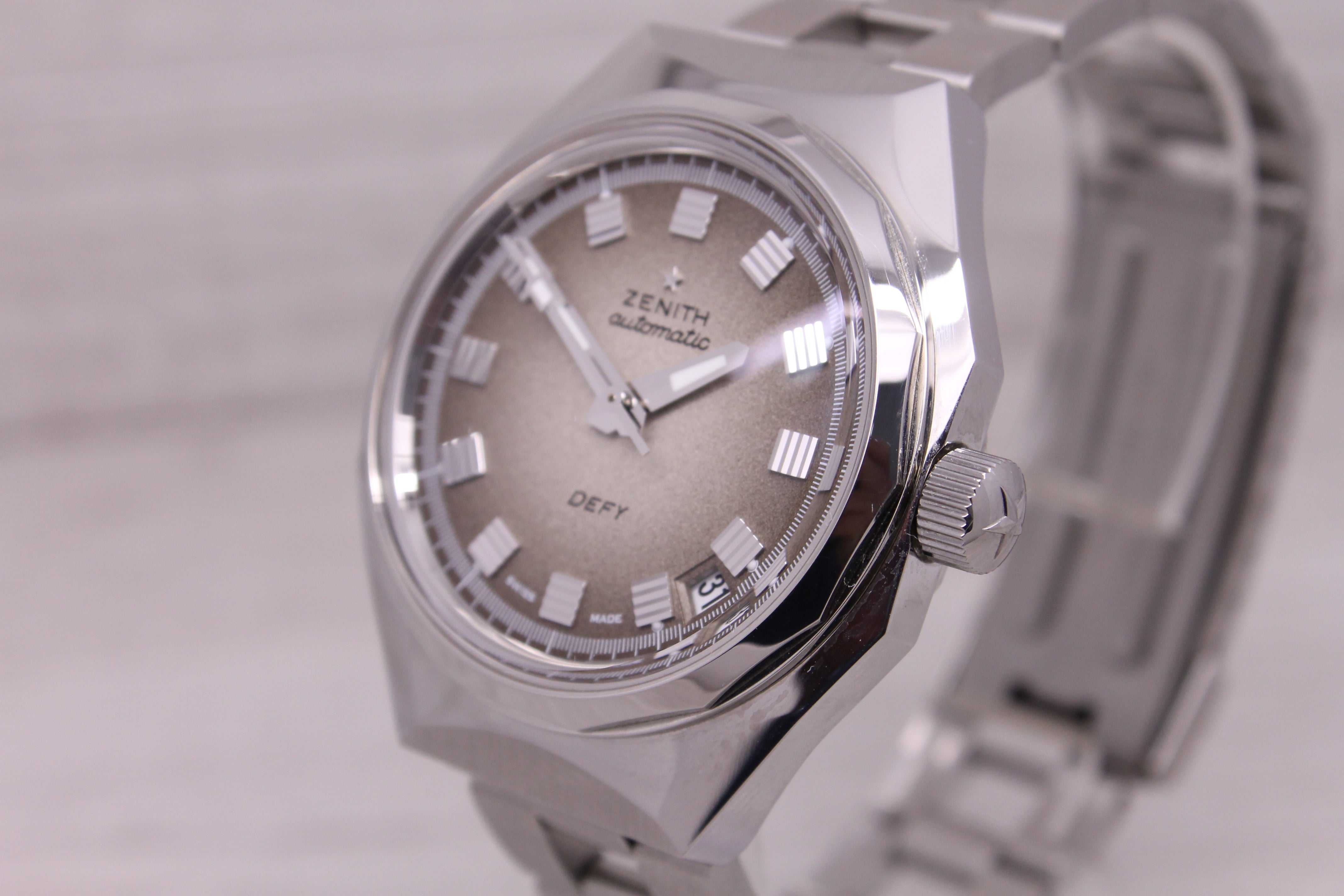 Zenith Defy Revival A3642 Mens 37.5mm Automatic Divers Watch Boutique w Band Box