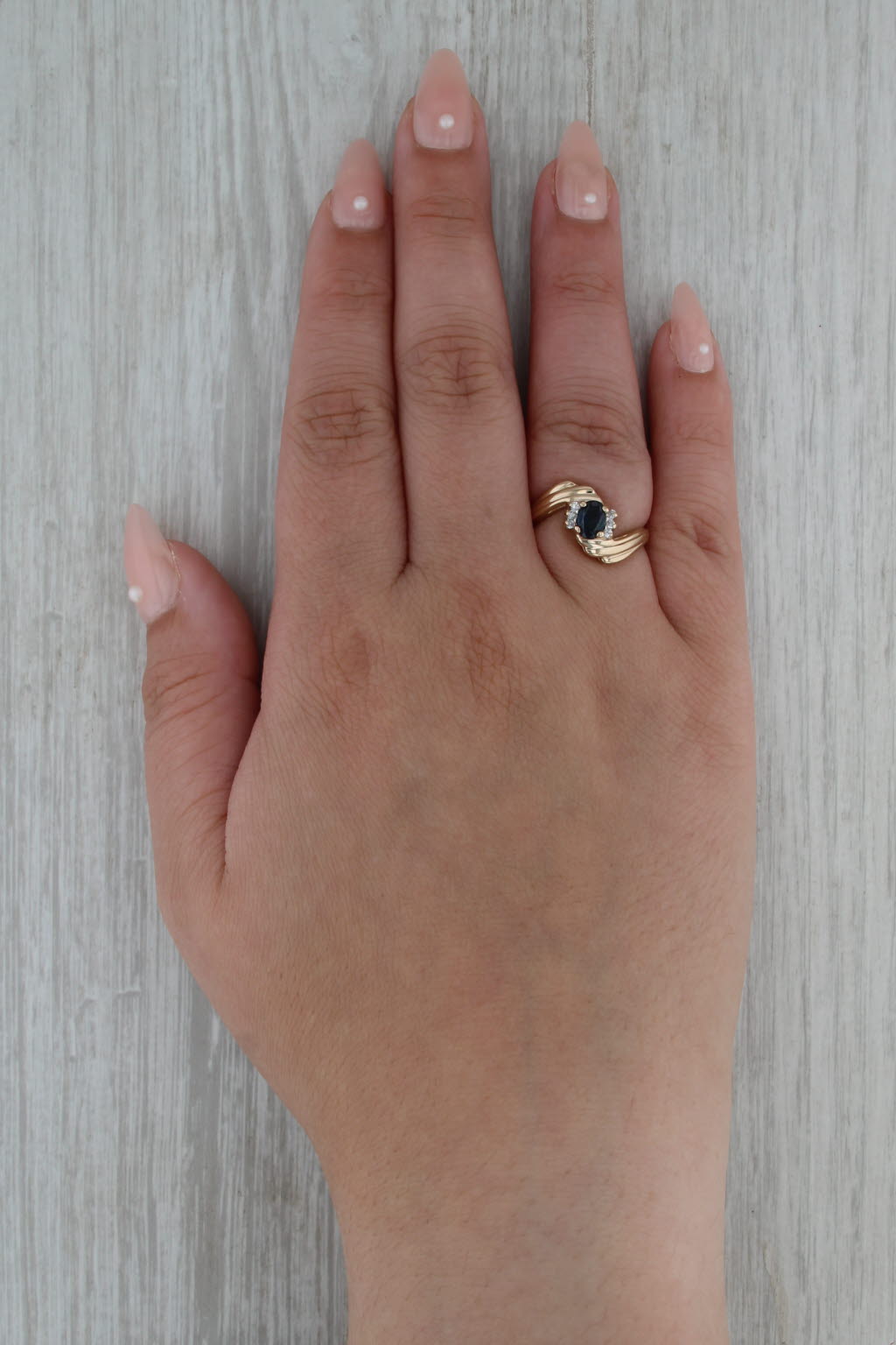 0.64ctw Oval Blue Sapphire Diamond Bypass Ring 14k Yellow Gold Size 6.5
