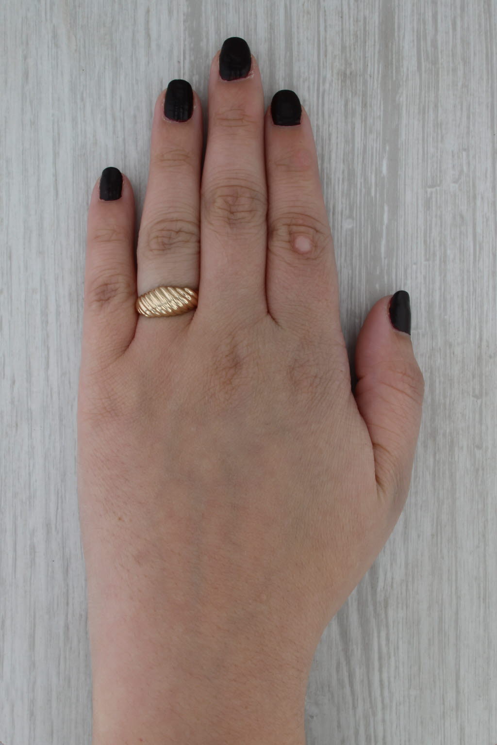 Domed Croissant Ring 10k Yellow Gold Beveled Scalloped Design Size 7.5