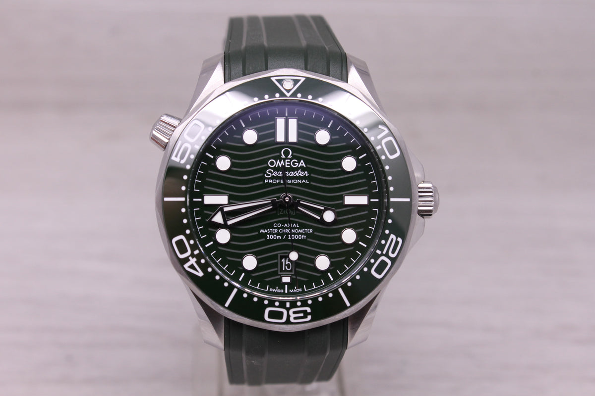 2025 Omega Seamaster 300m Pro Green Wave Mens 42mm Steel Divers Watch Box Cards