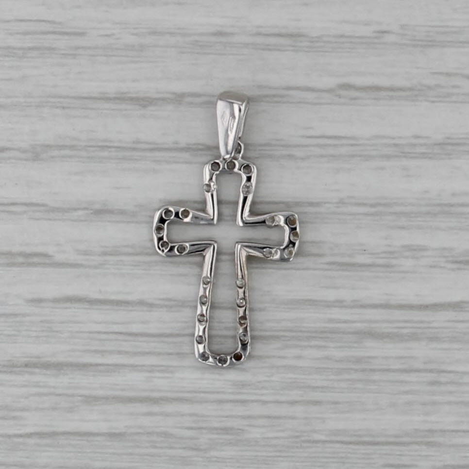 0.24ctw Cubic Zirconias Openwork Cross Pendant 18k White Gold Religious Jewelry