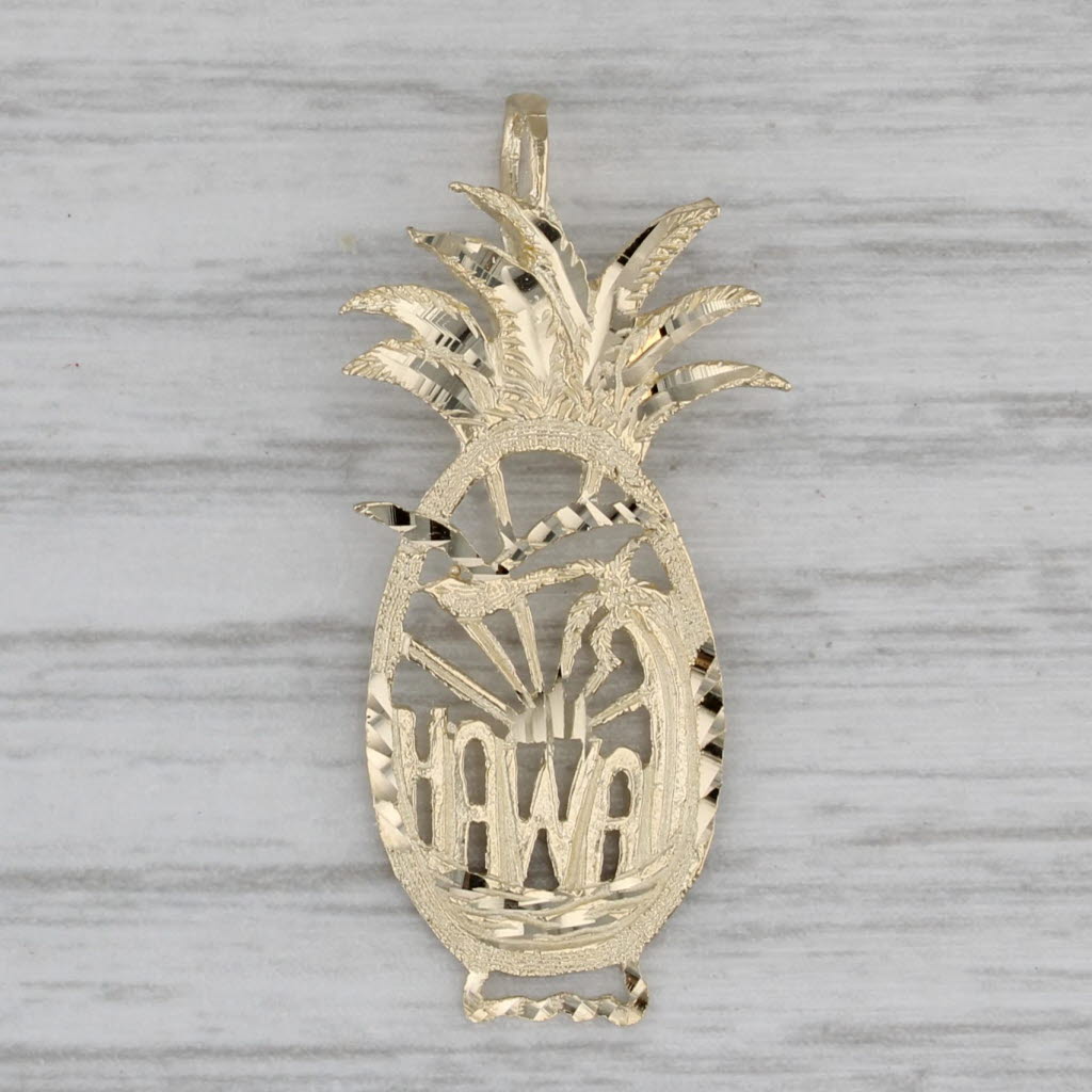 Gray Hawaii Pineapple Pendant 14k Yellow Gold Souvenir