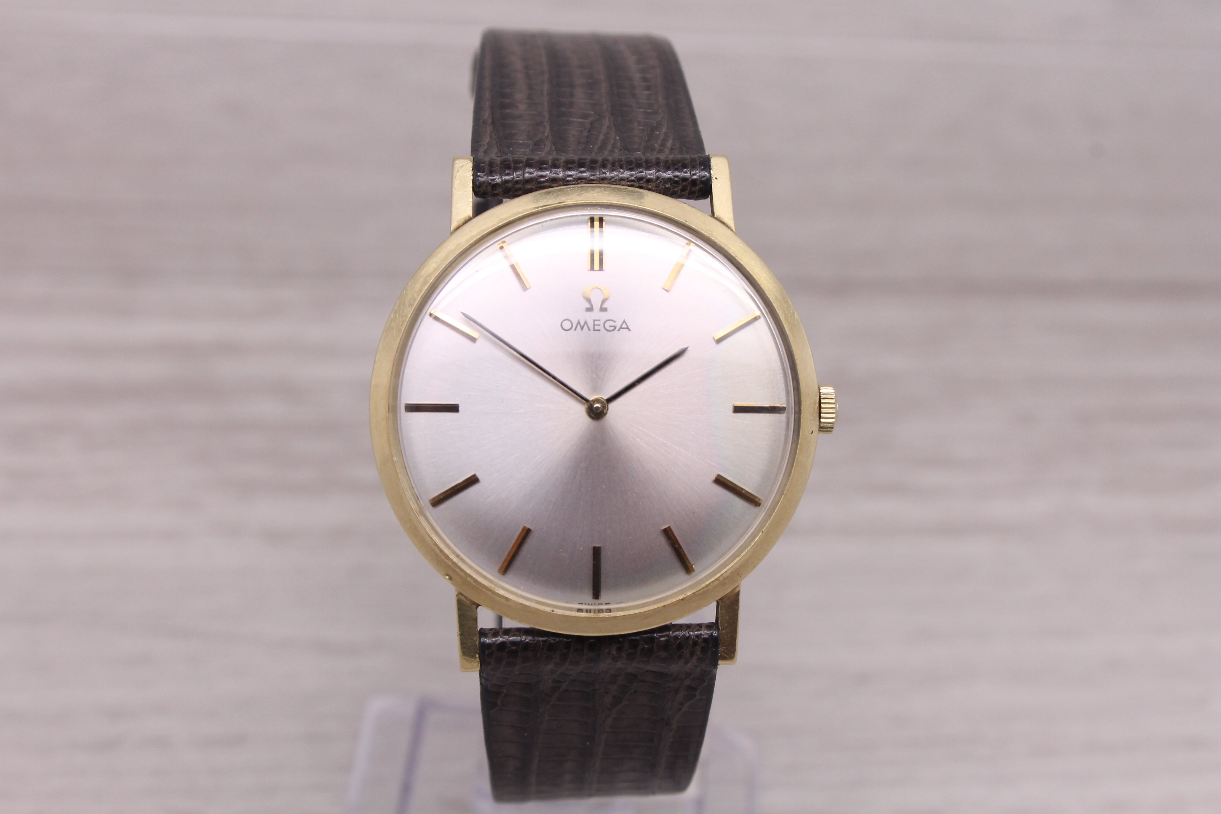 Dark Gray Vintage 1970's Omega 14k Solid Gold 33mm Mens Dress Watch cal.625 Original