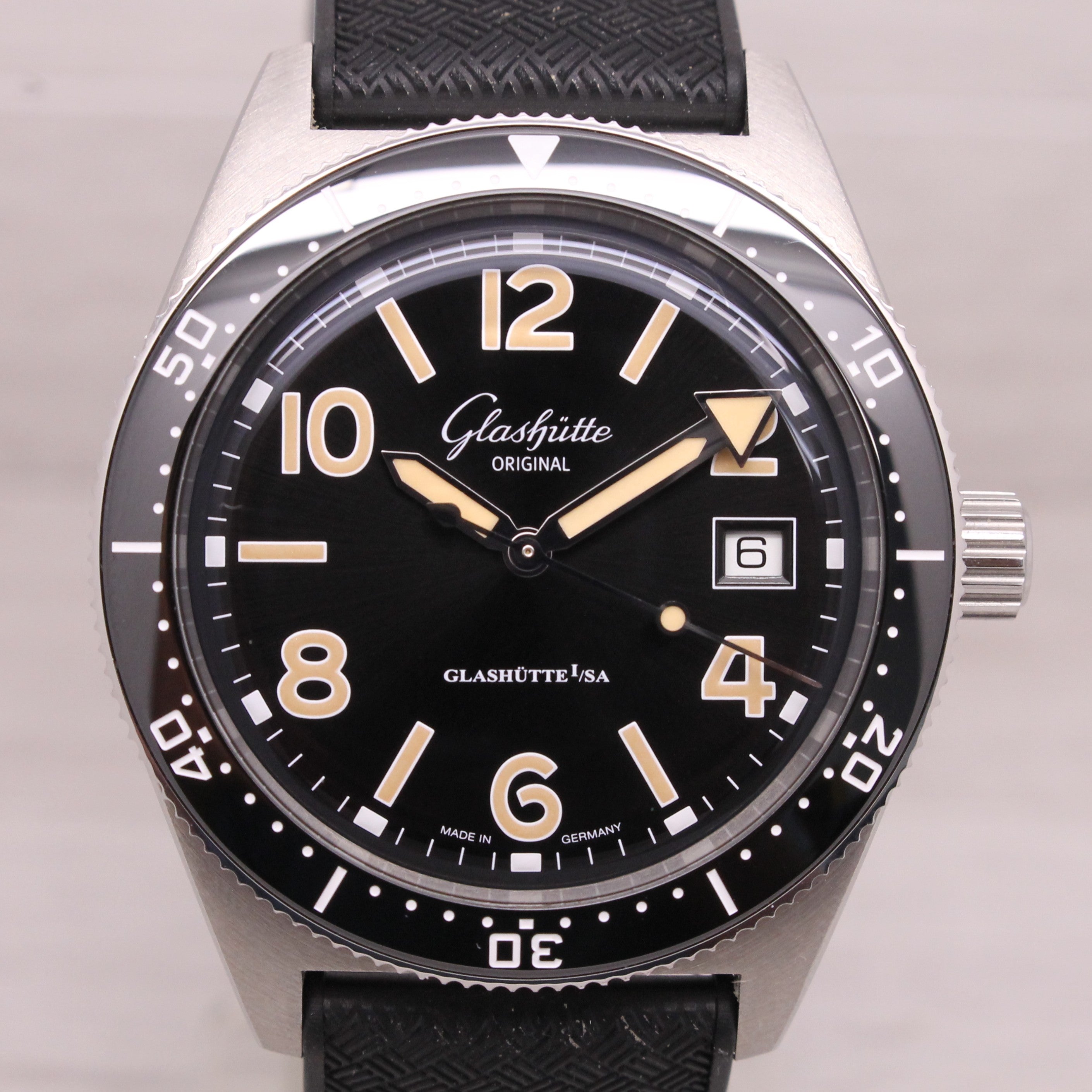 Black Glashutte SeaQ Black Automatic Mens Divers Watch w/ Strap & Box 1-39-11-06-80-33